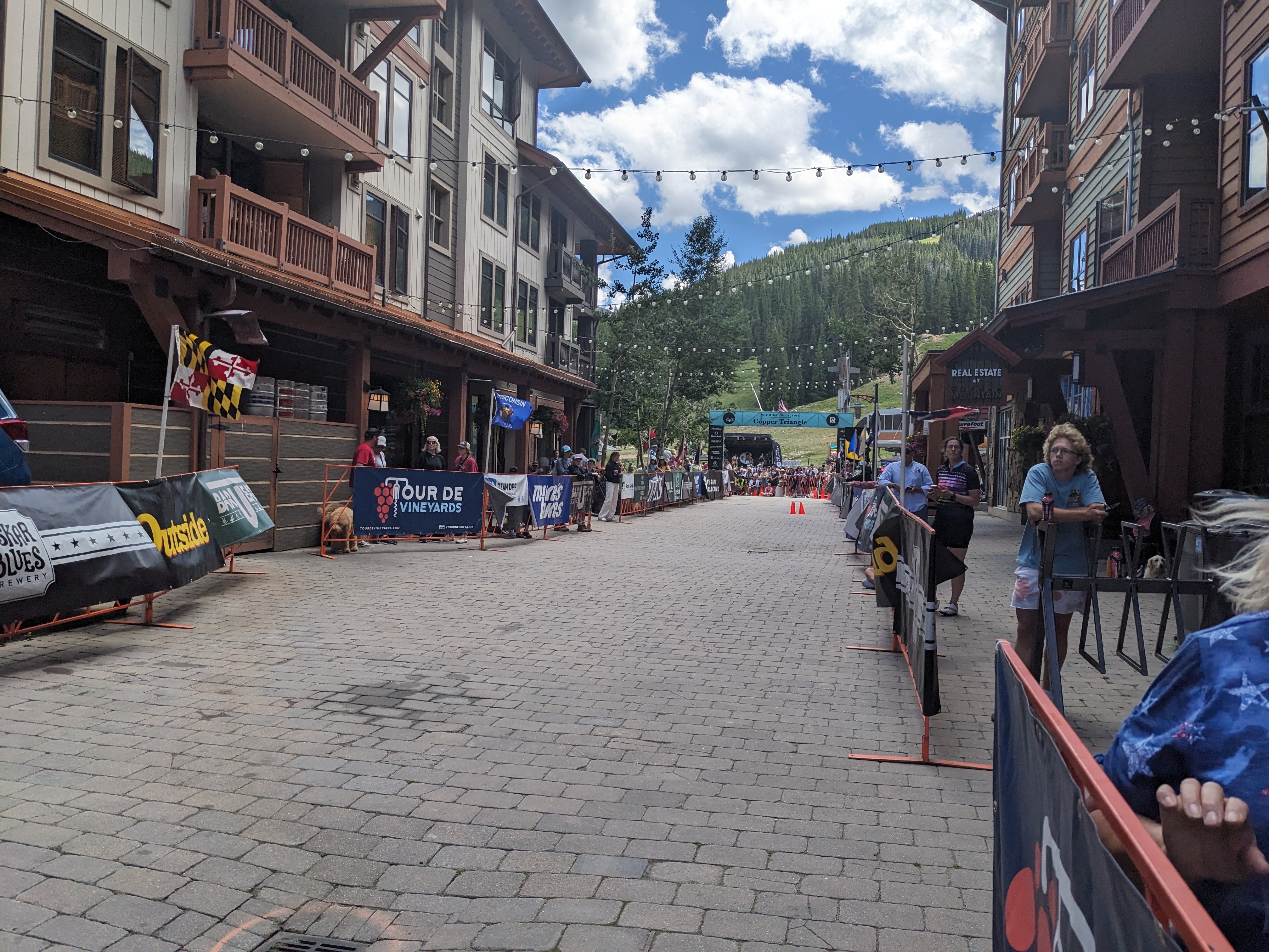 PXL 20230805 191947596