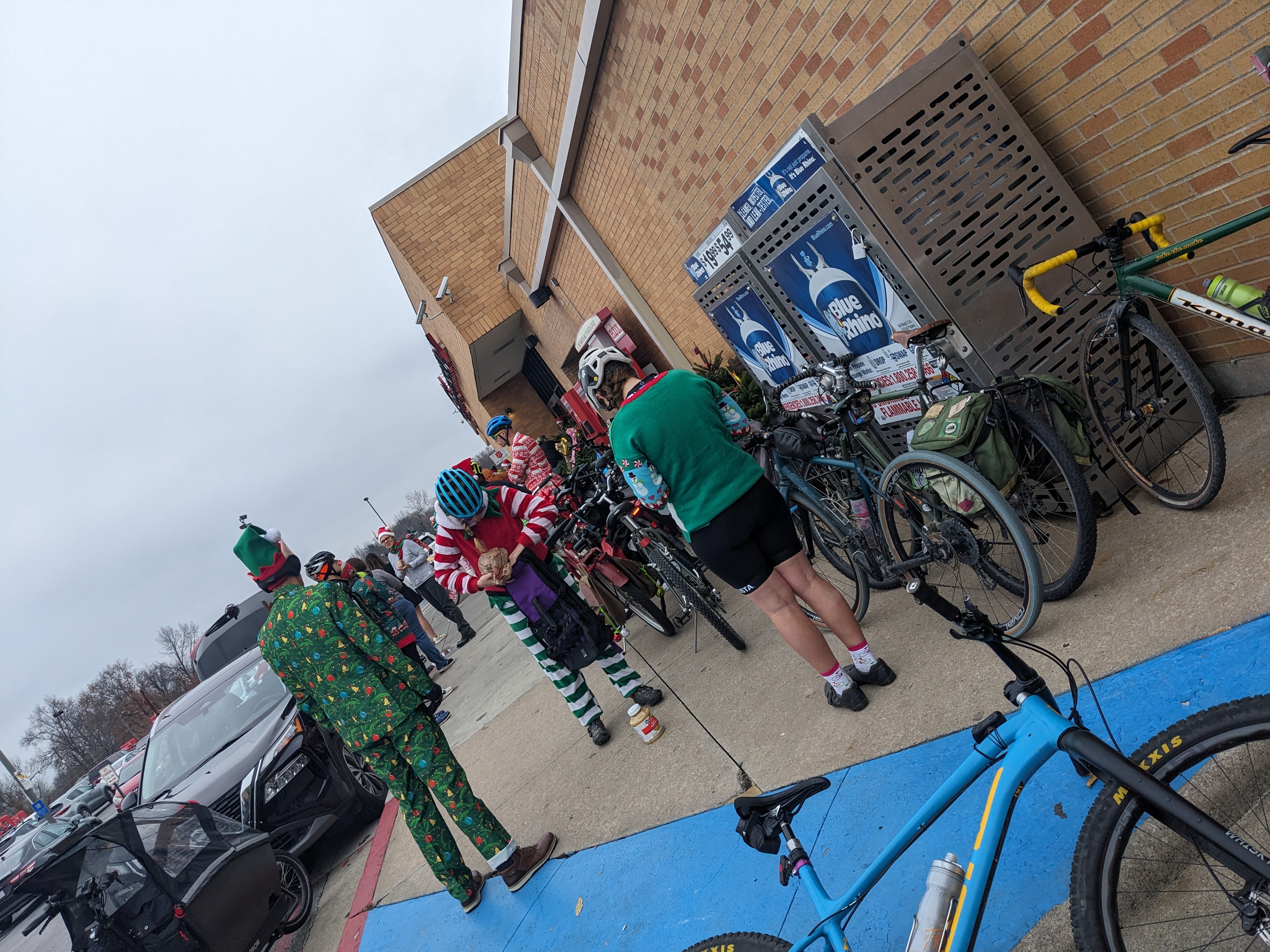 PXL 20231202 183903913