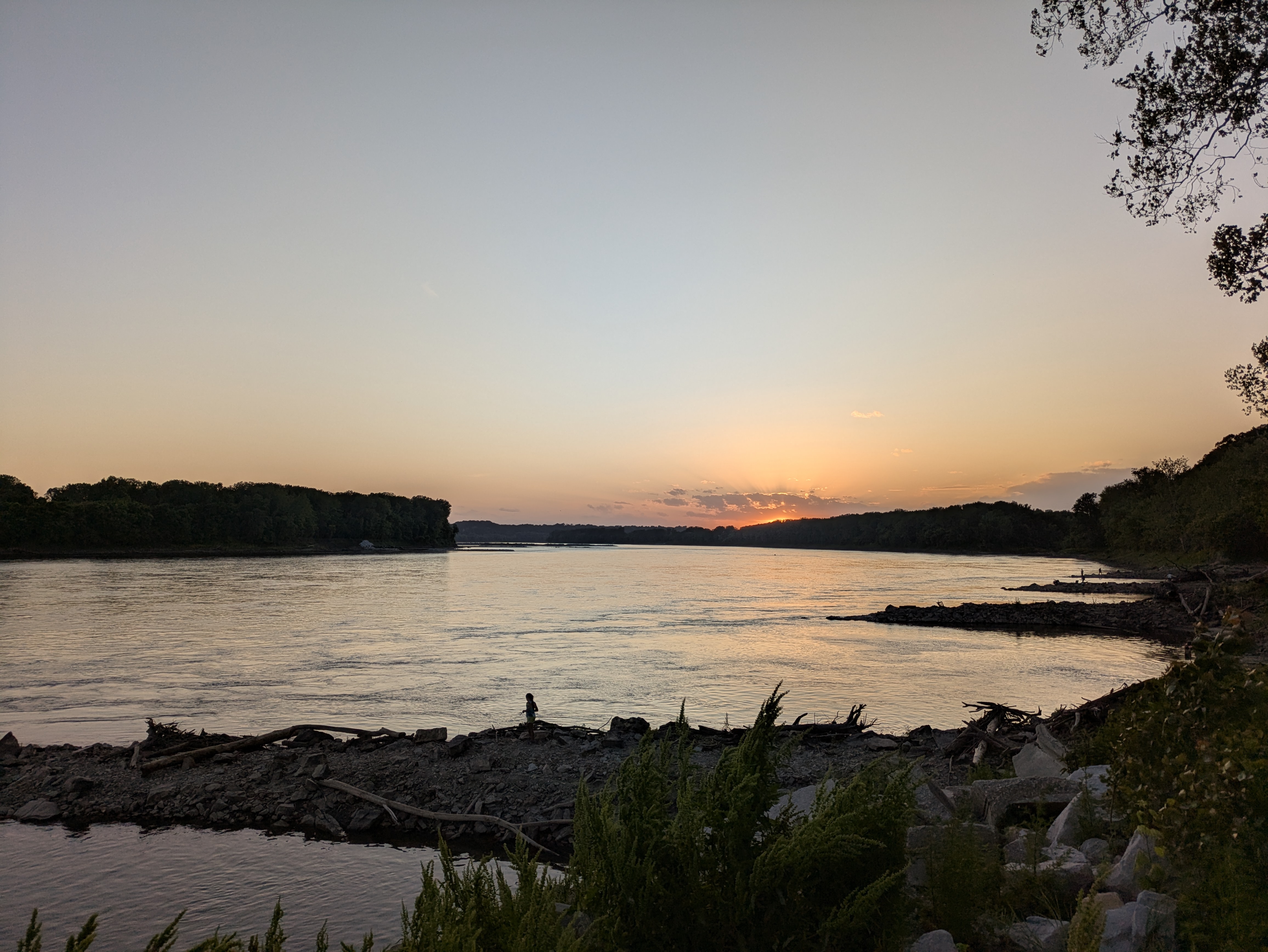 PXL 20250517 010704167.RAW 01.MP.COVER