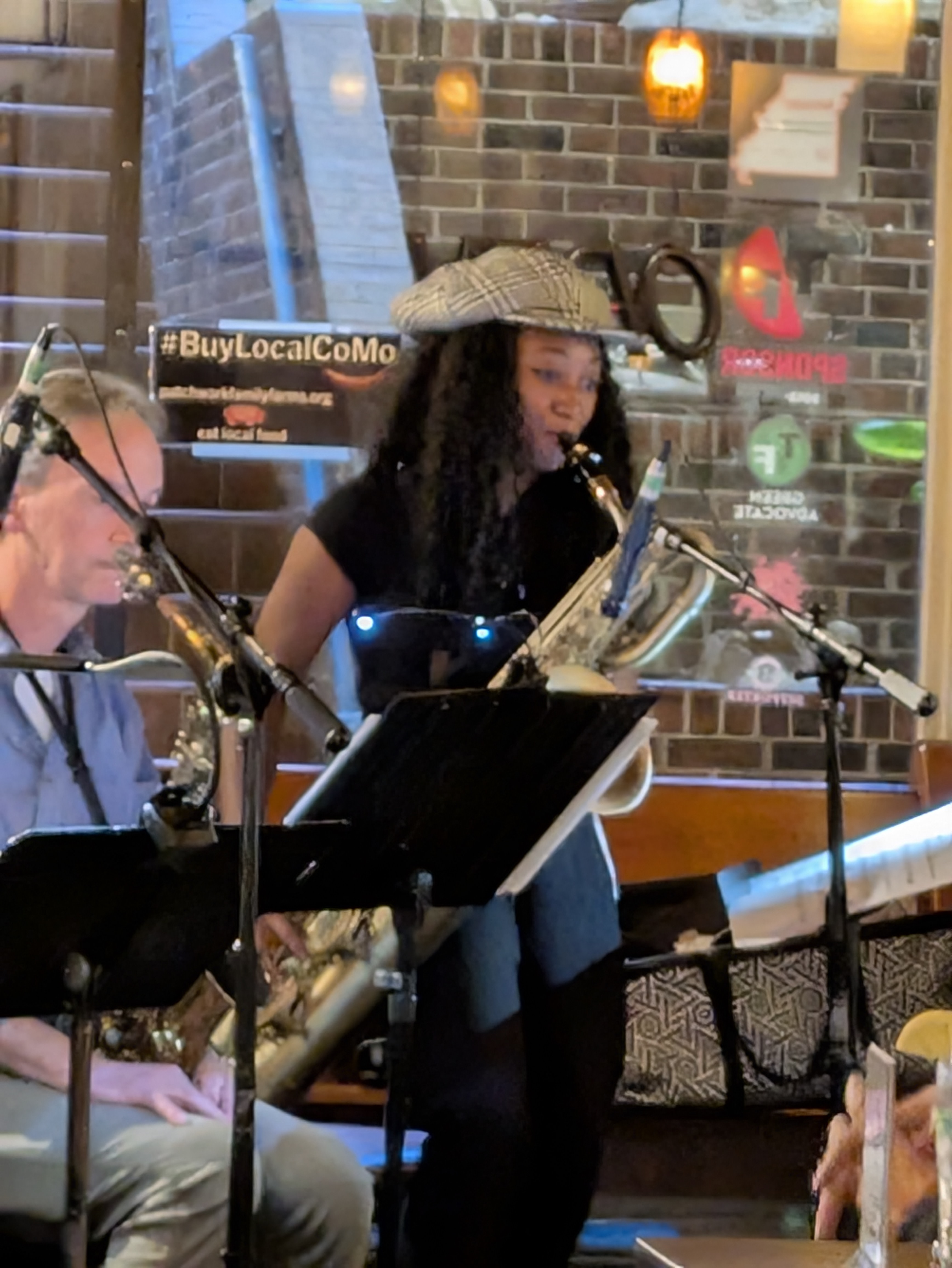 PXL 20250527 012059092.RAW 01.MP.COVER