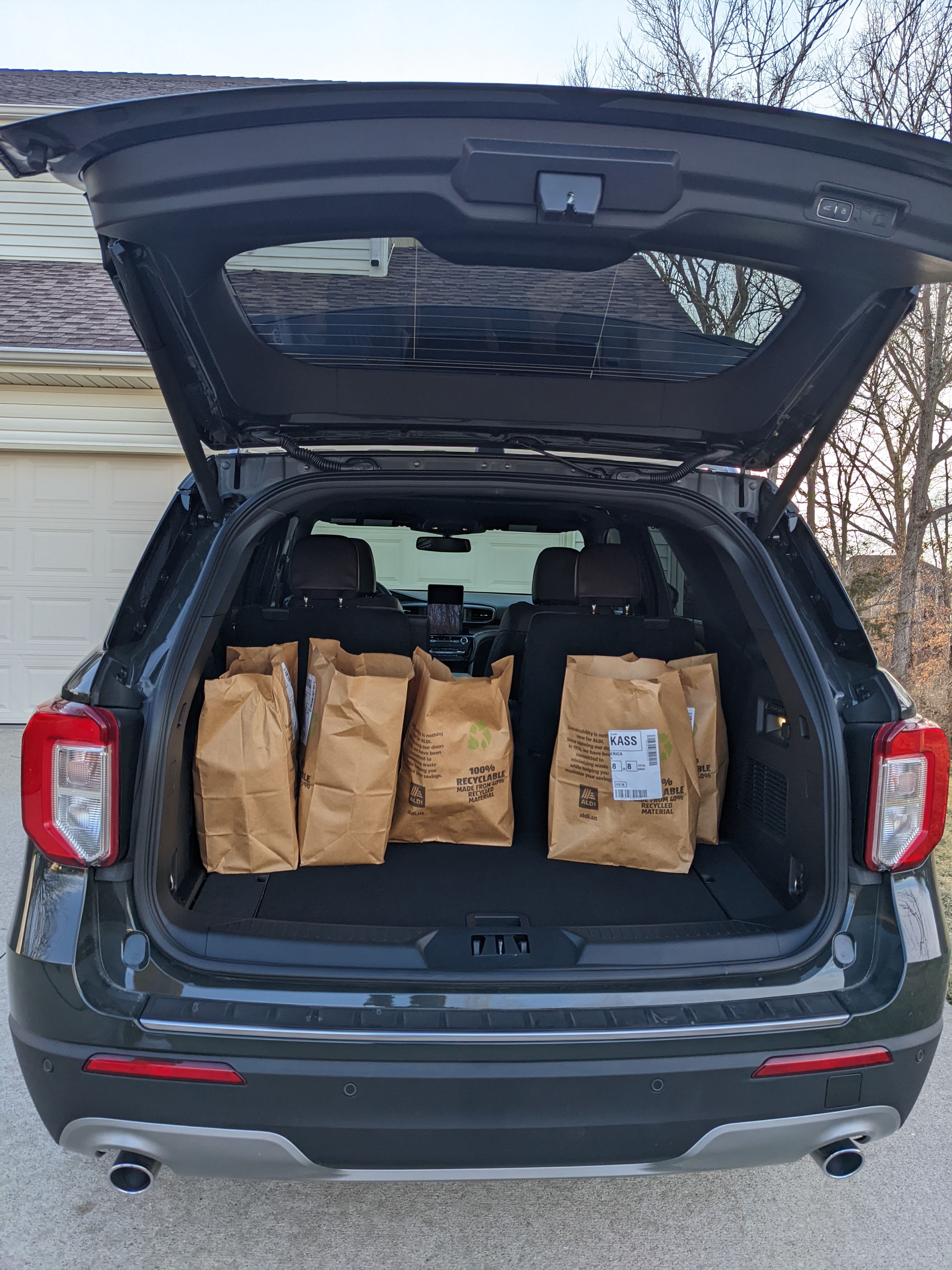 PXL 20220228 224451304