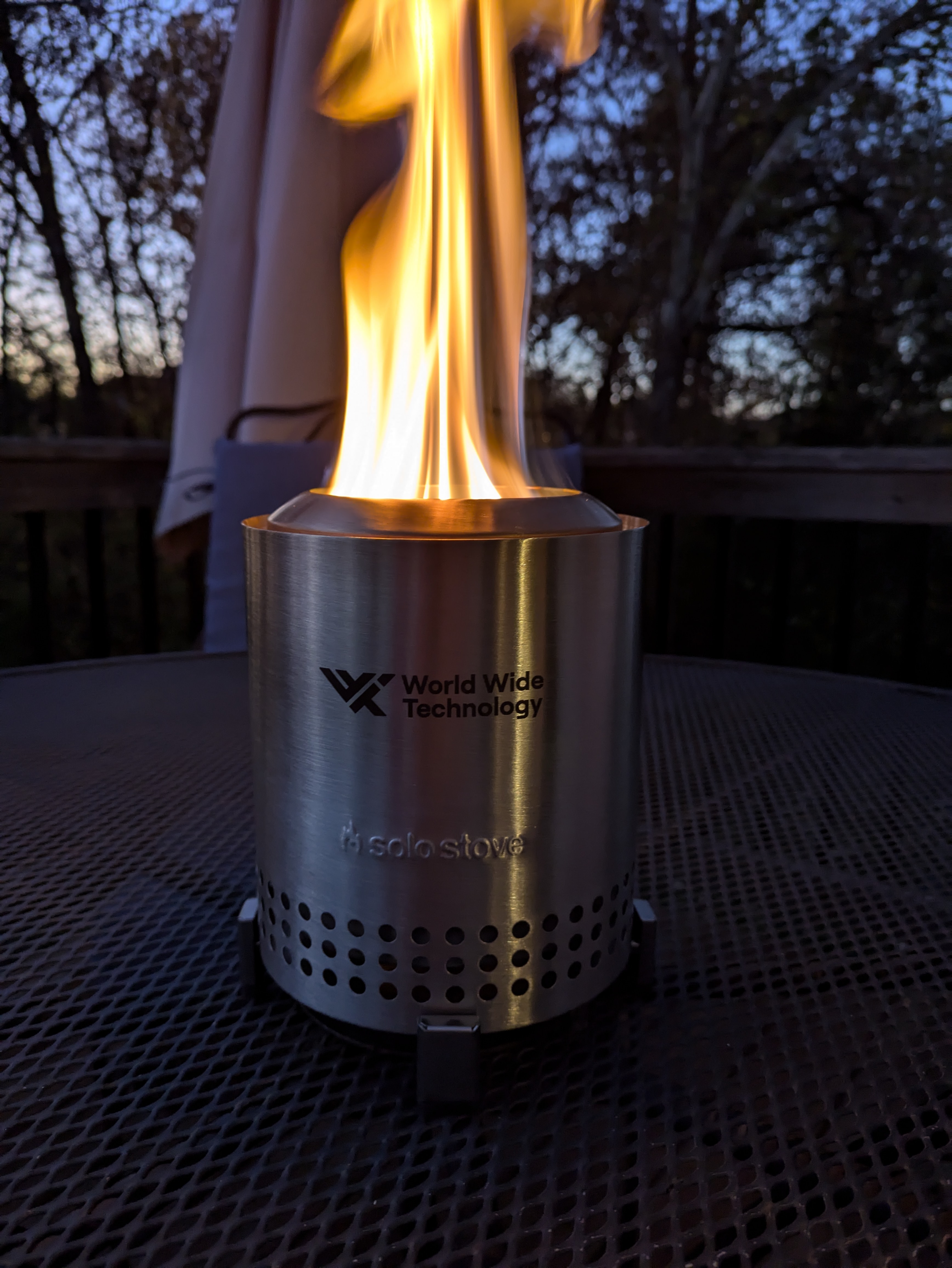 PXL 20241110 232327633.RAW 01.MP.COVER