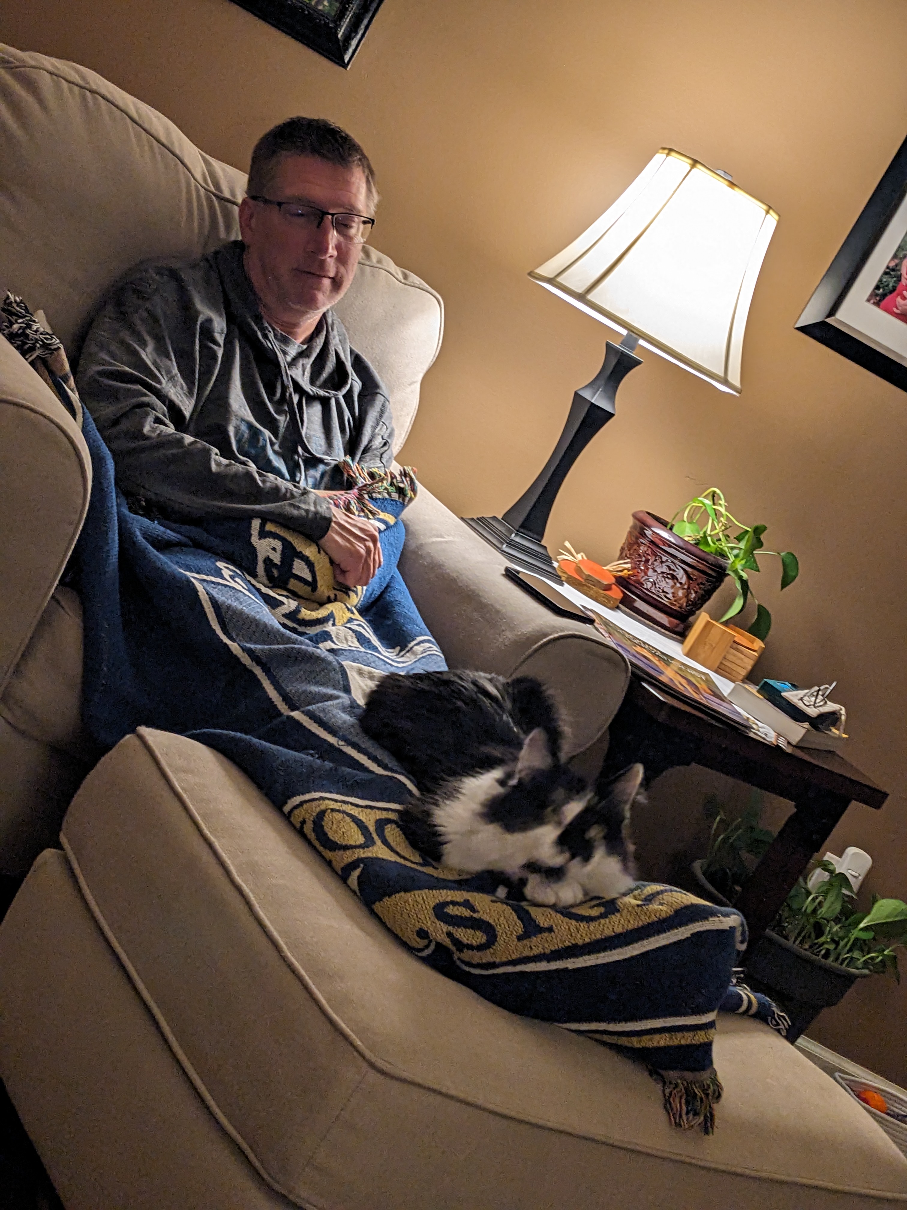 PXL 20231122 014503967