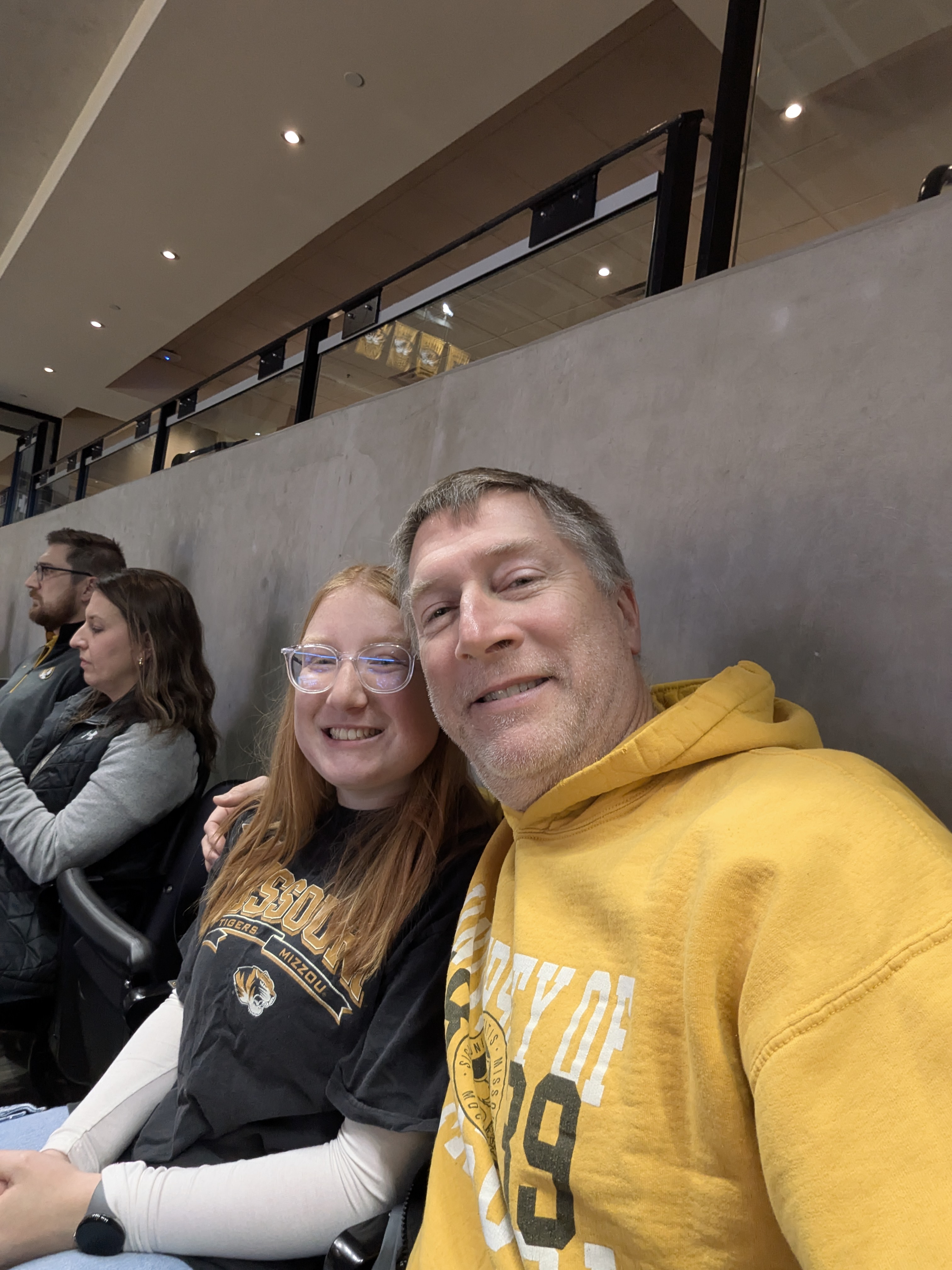 PXL 20241231 003403298.RAW 01.COVER