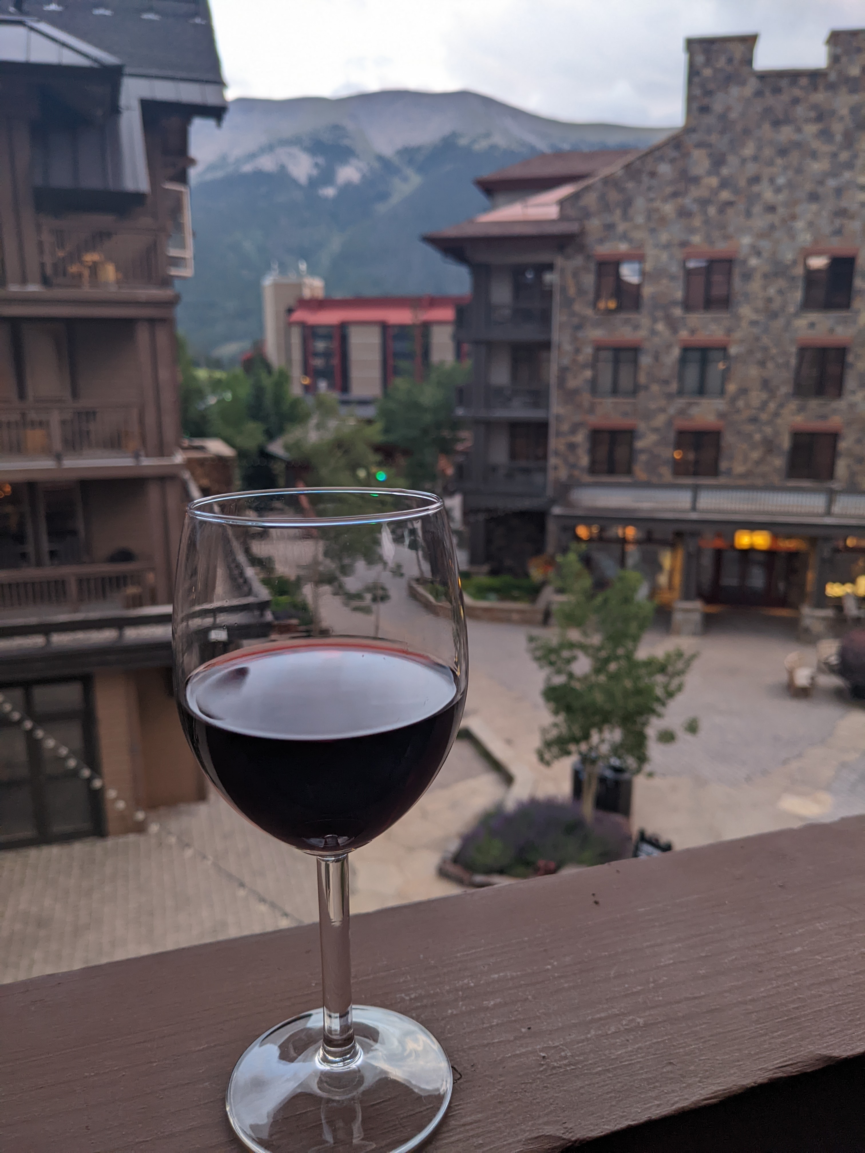 PXL 20220804 021800650