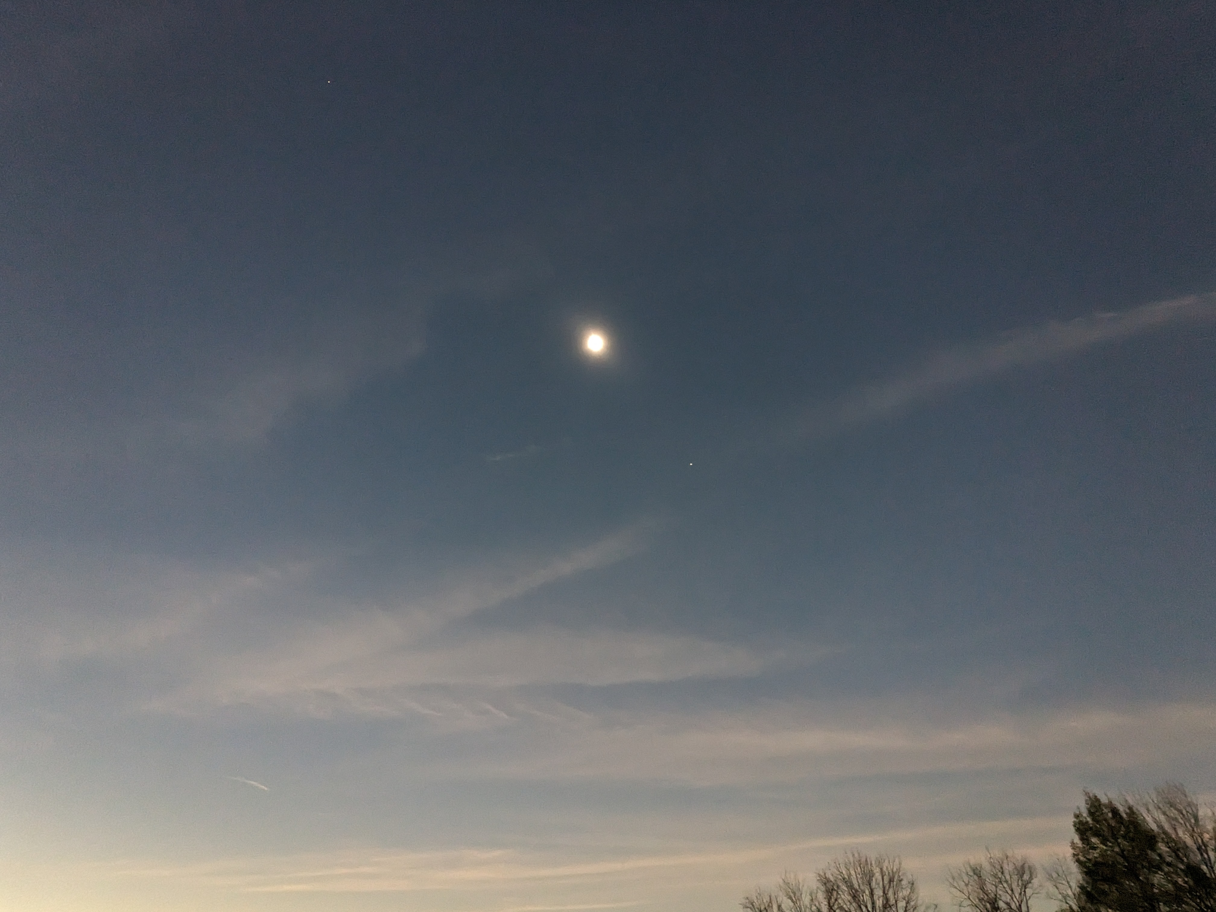 PXL 20240408 185840381