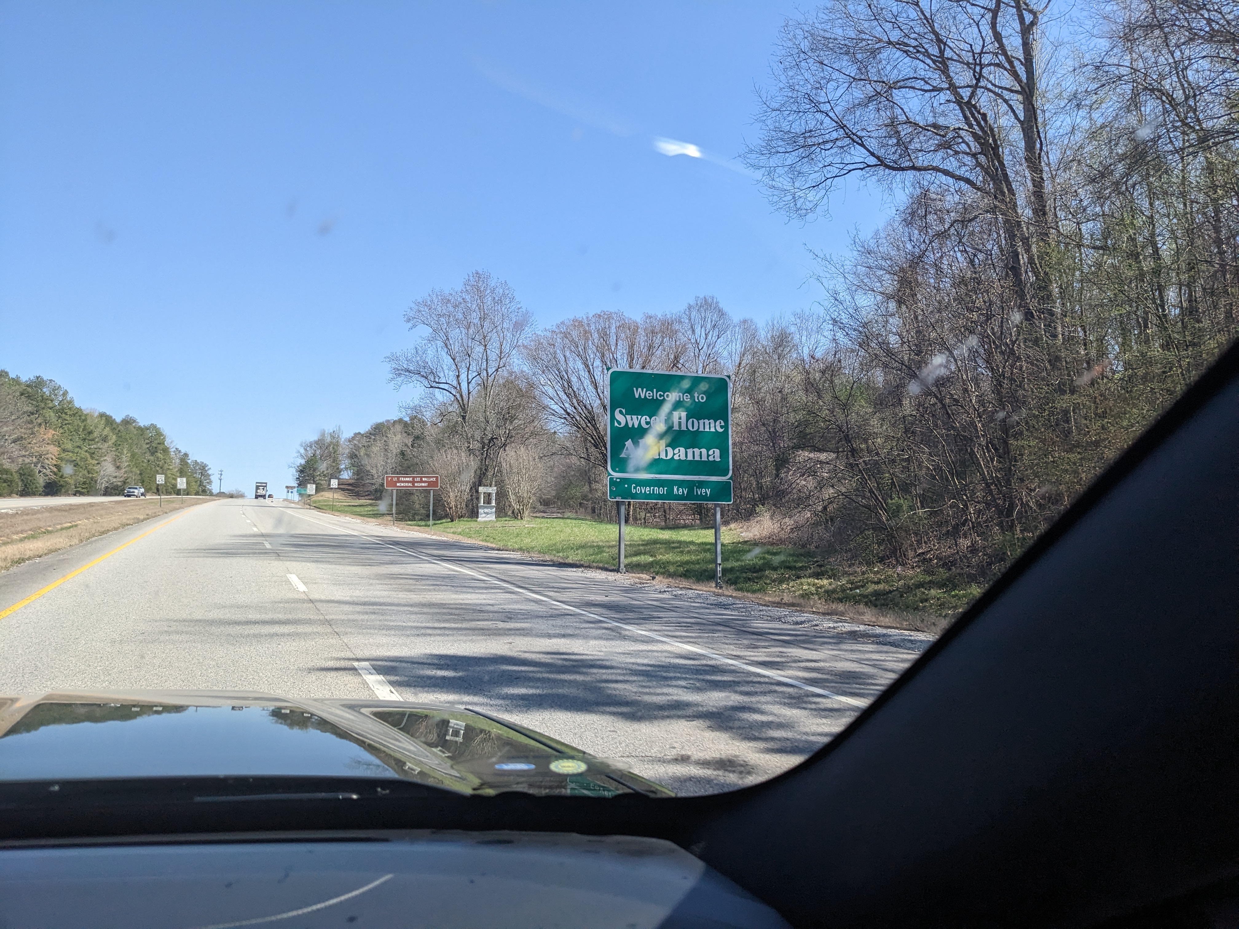 PXL 20230326 200230819