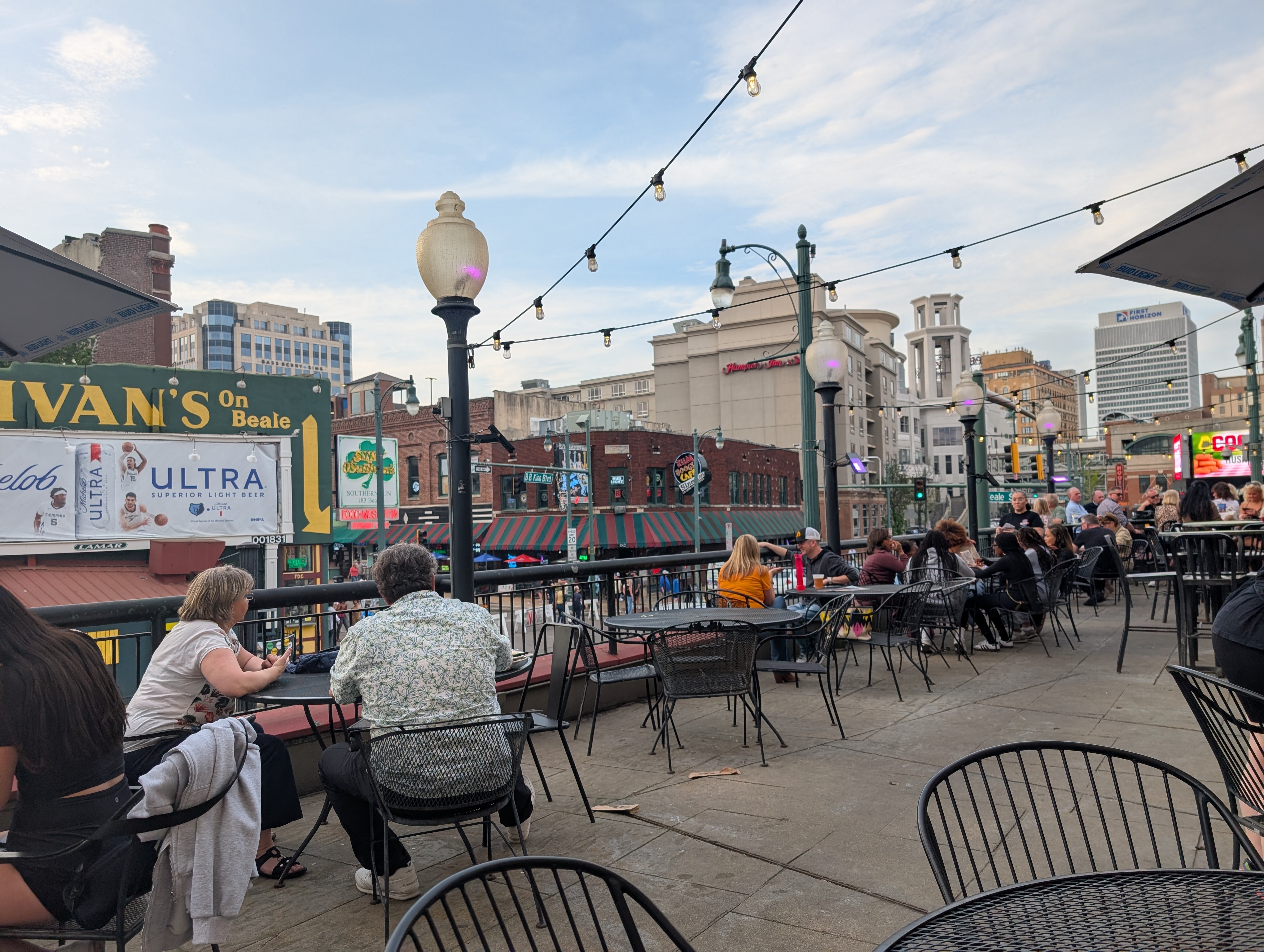 PXL 20250328 225648428