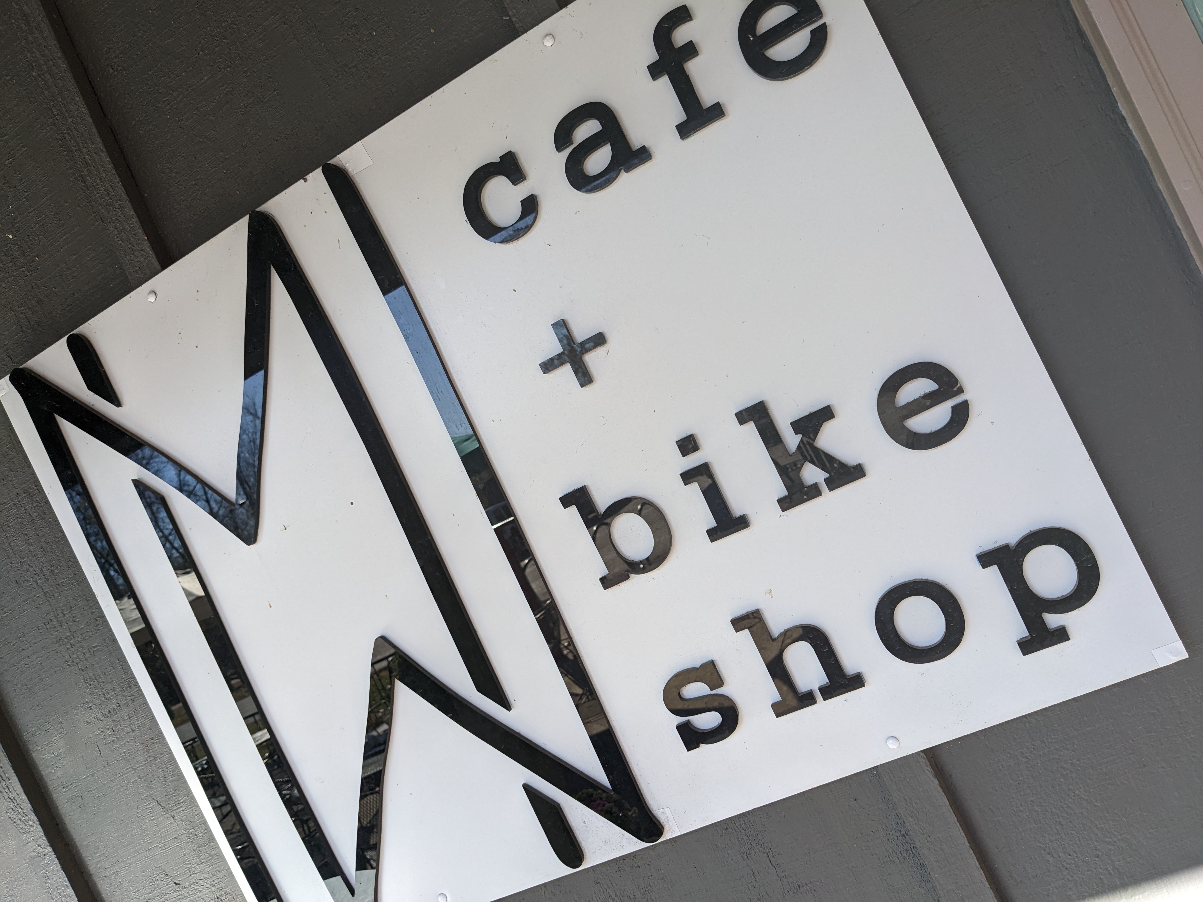 PXL 20221101 193614277