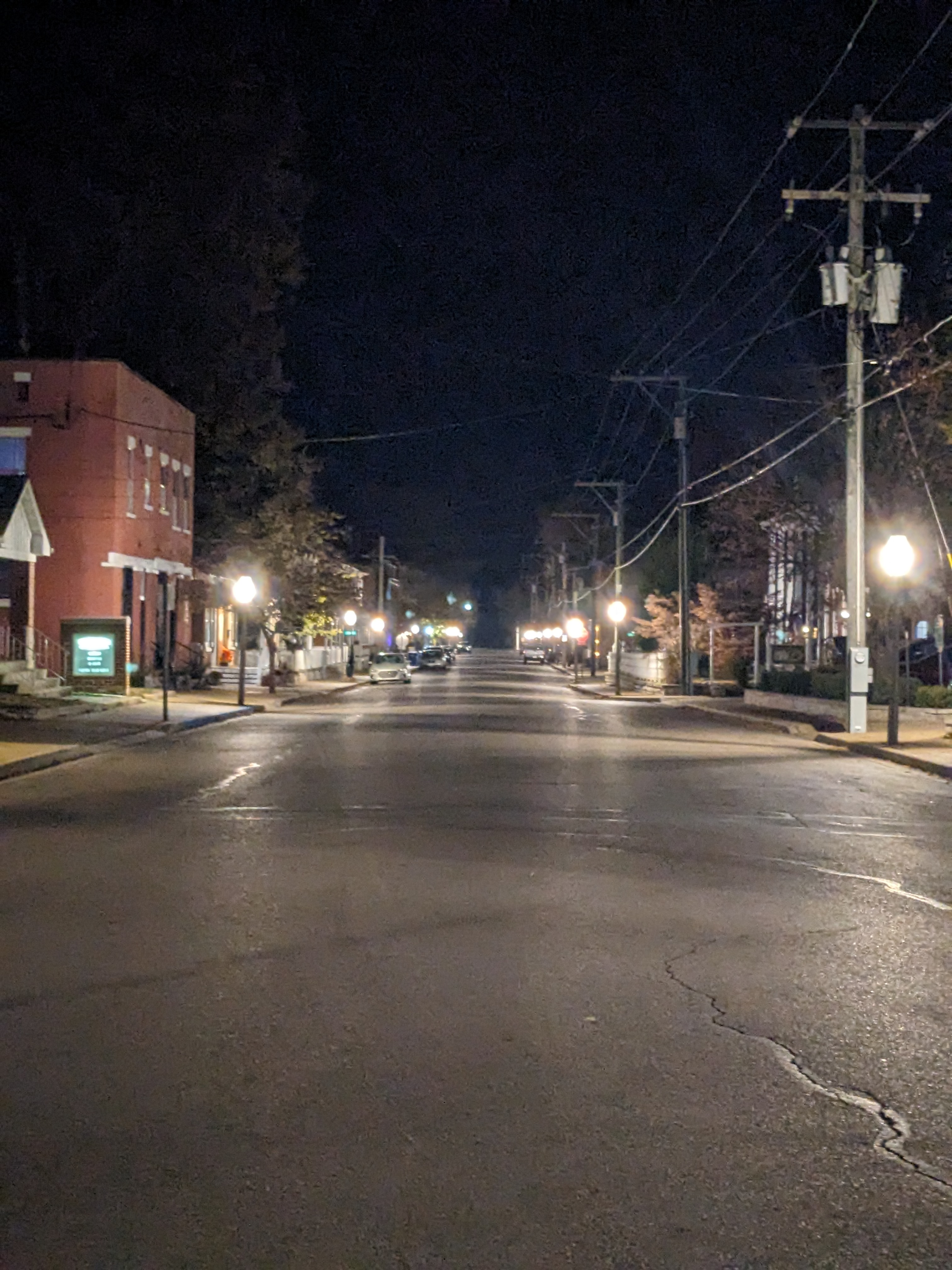 PXL 20231108 004042042