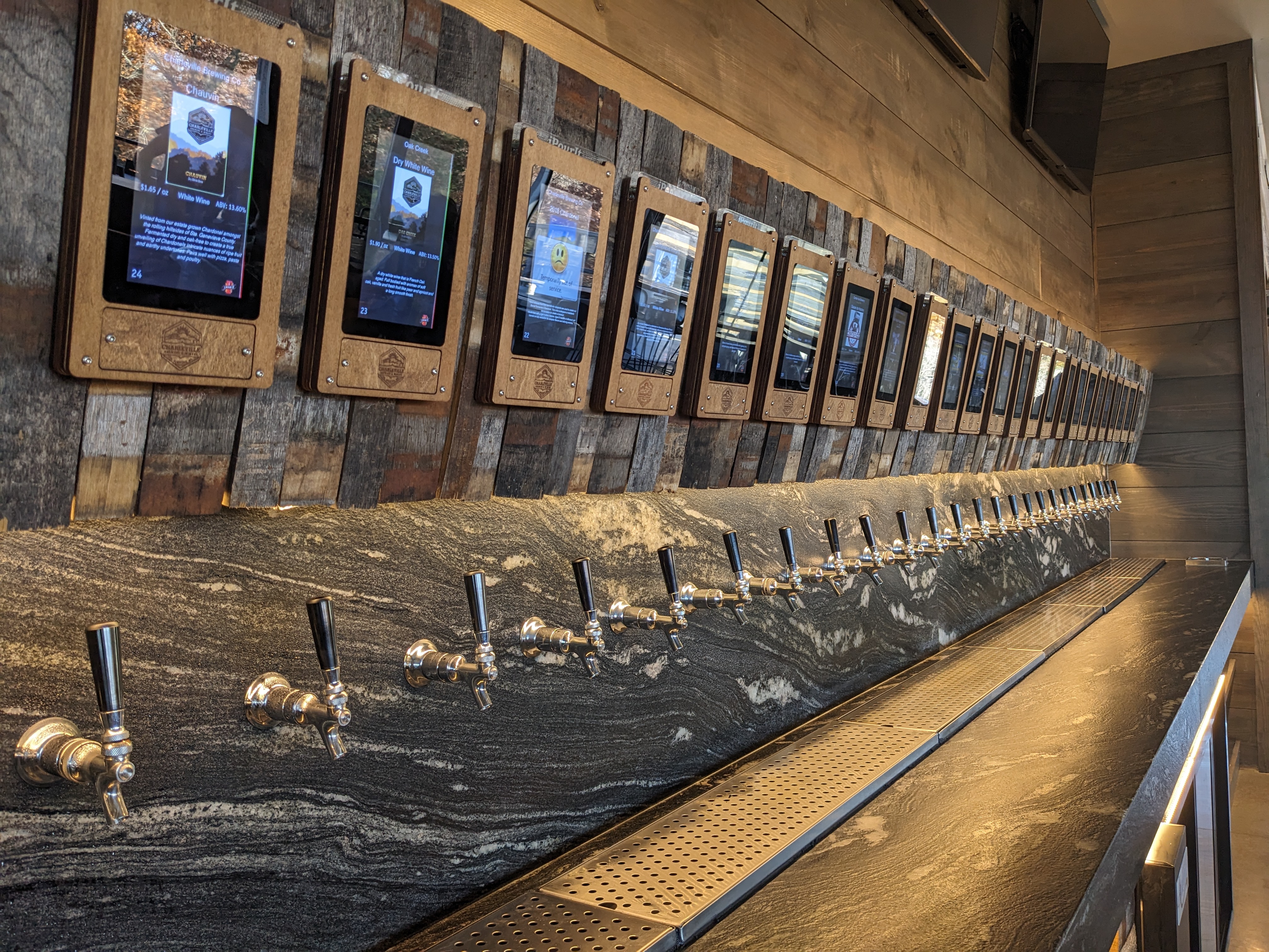 PXL 20231108 210440718