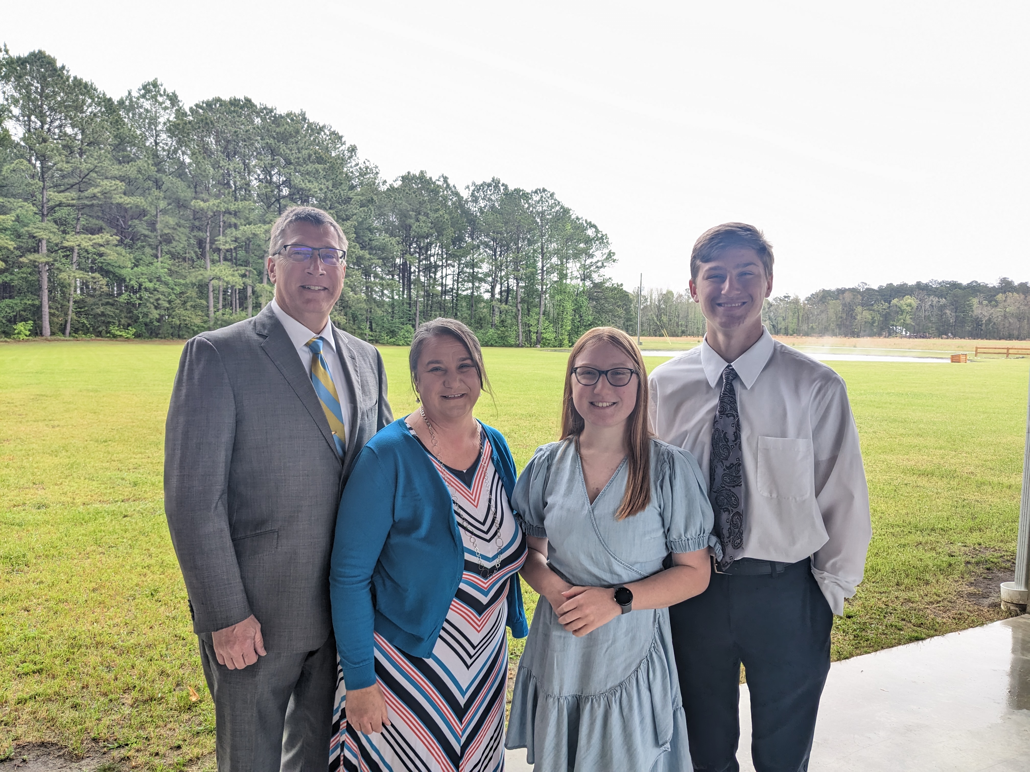 PXL 20230408 194222221