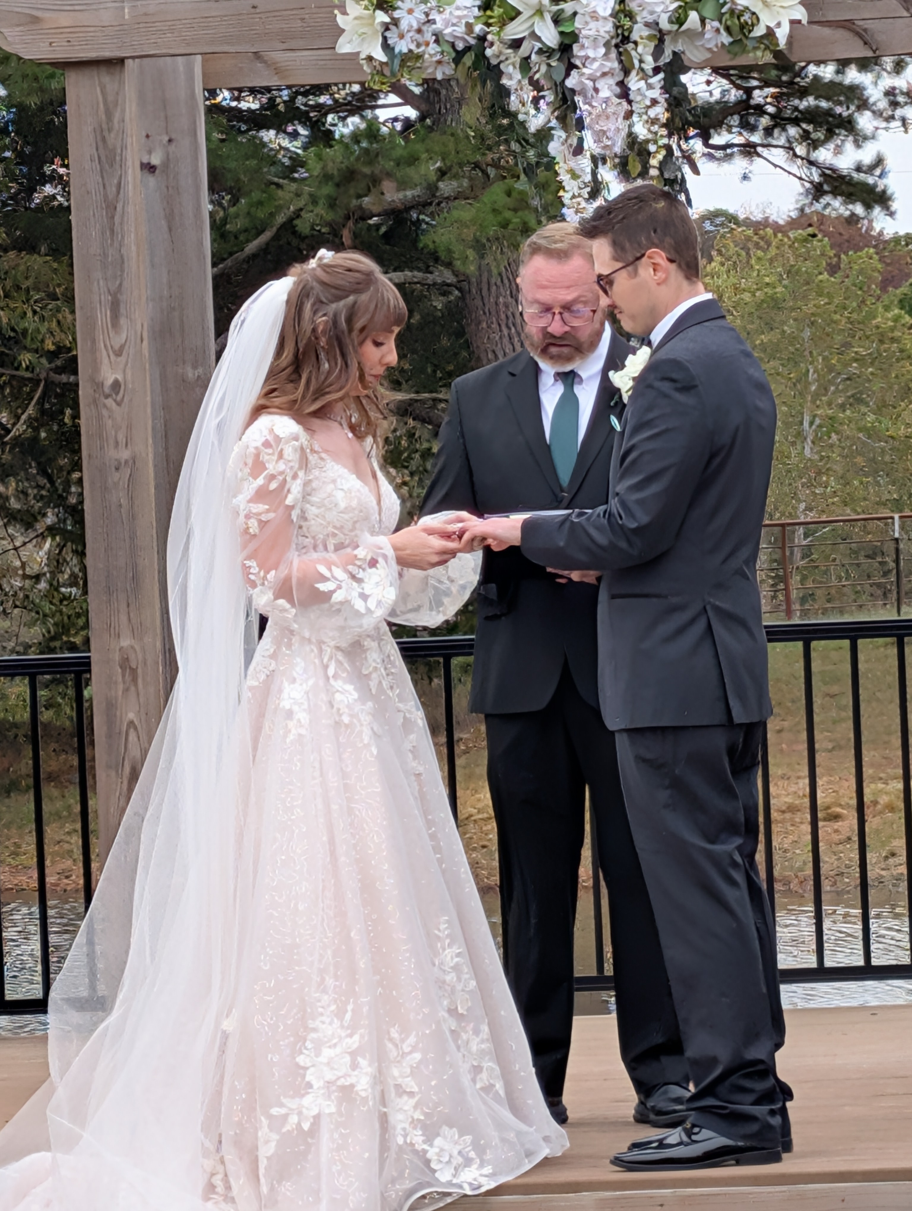 PXL 20251025 215407633