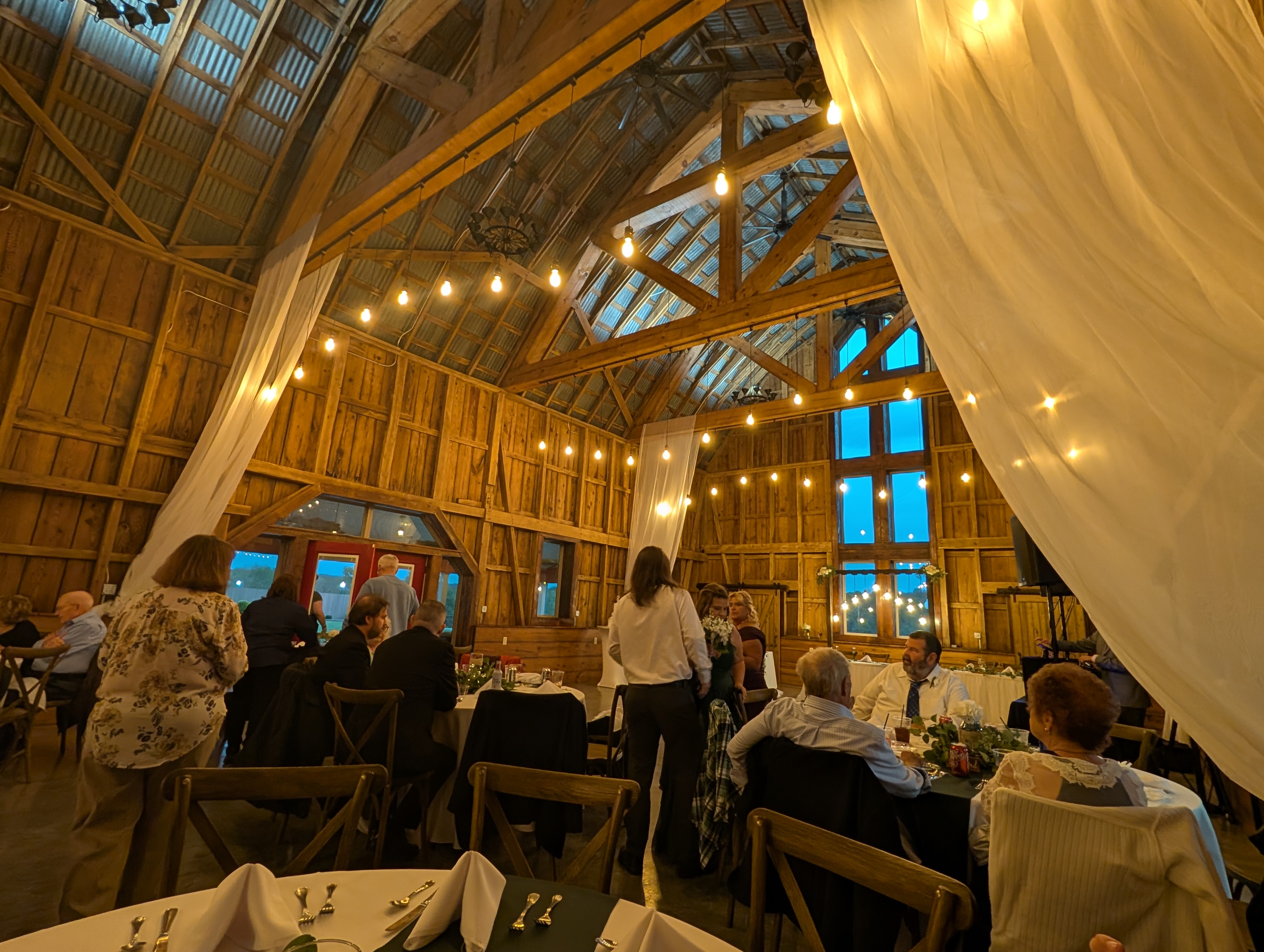 PXL 20251025 230108344