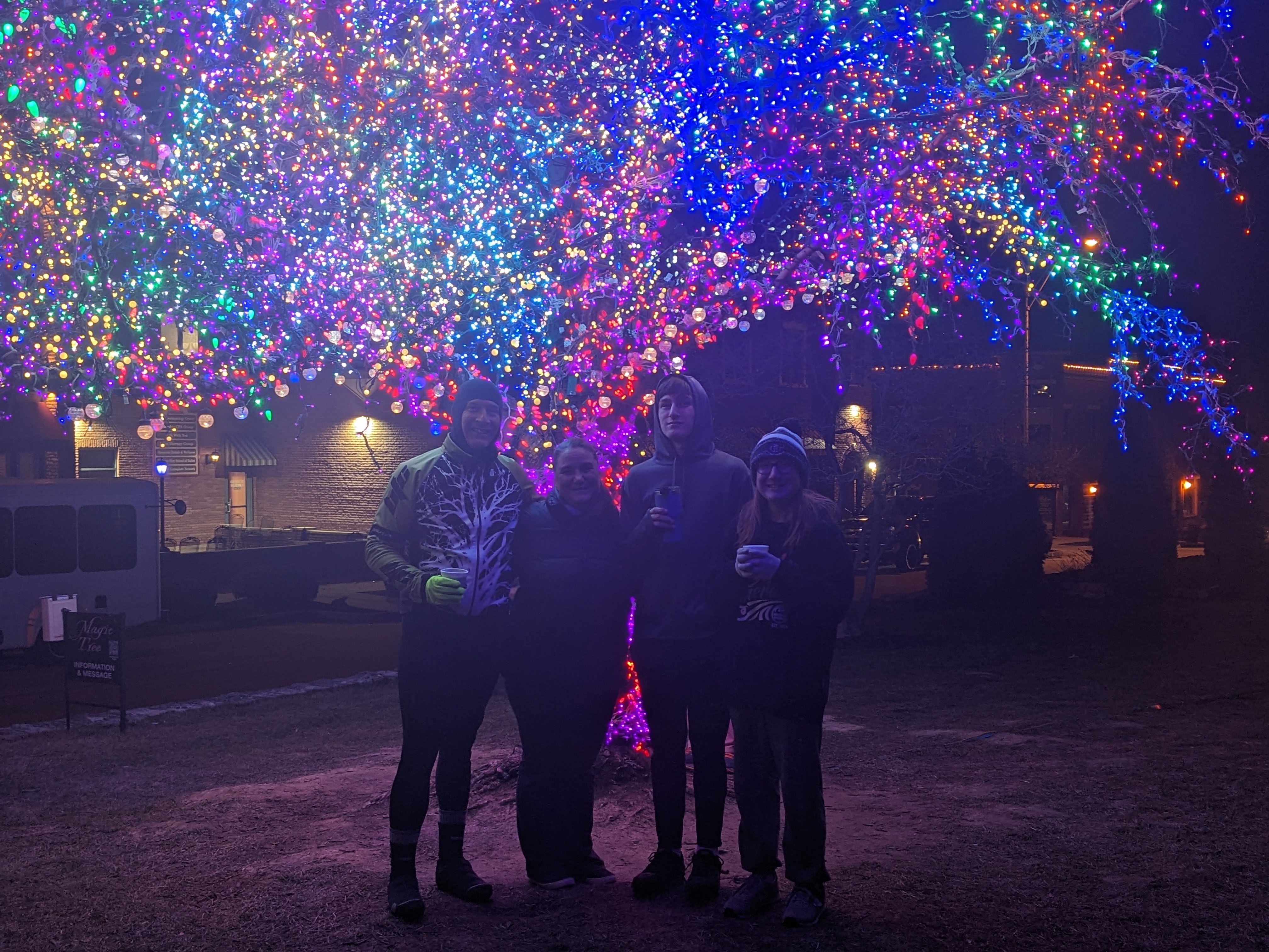 PXL 20221217 235437318