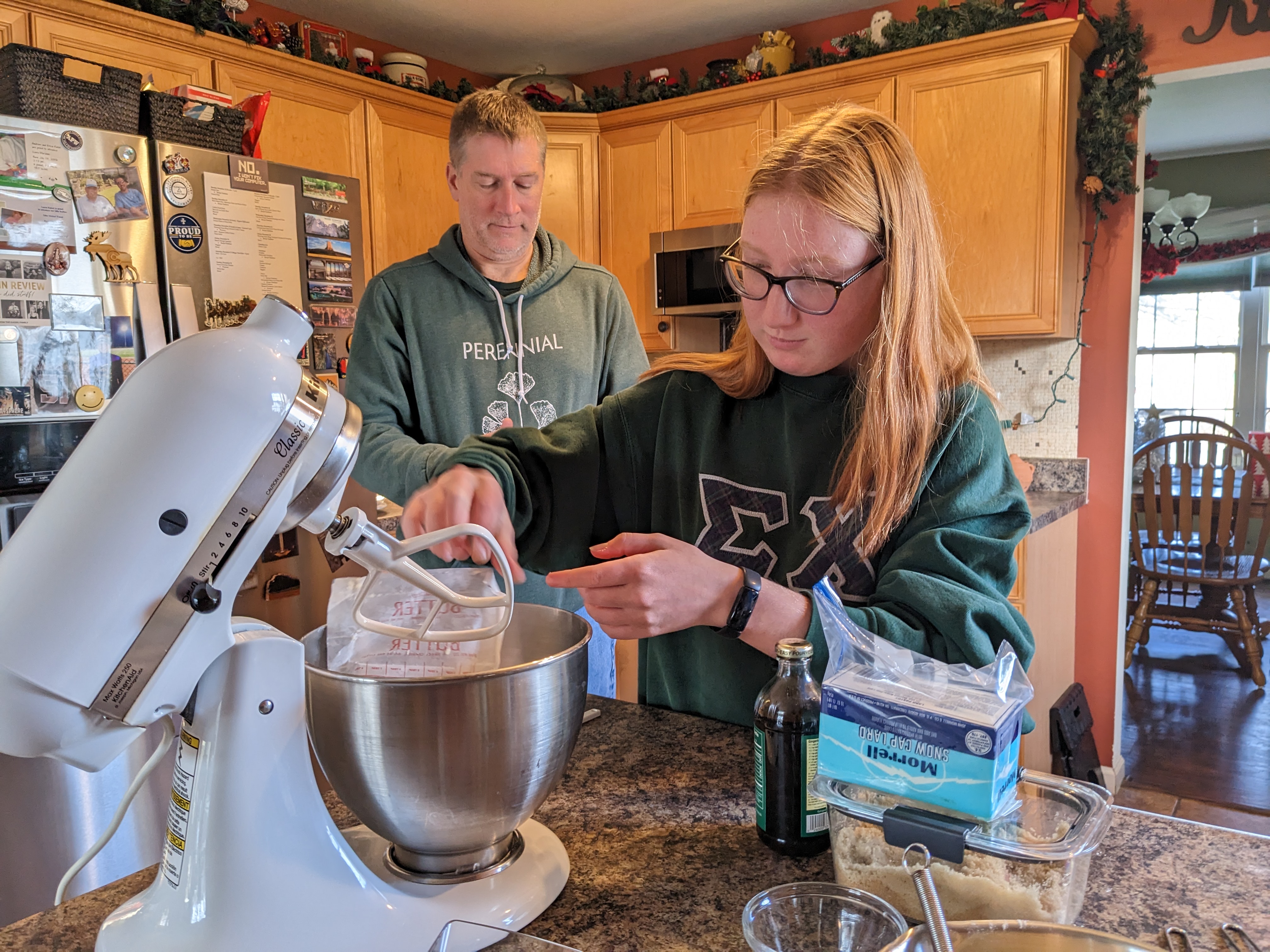 PXL 20221218 214034734