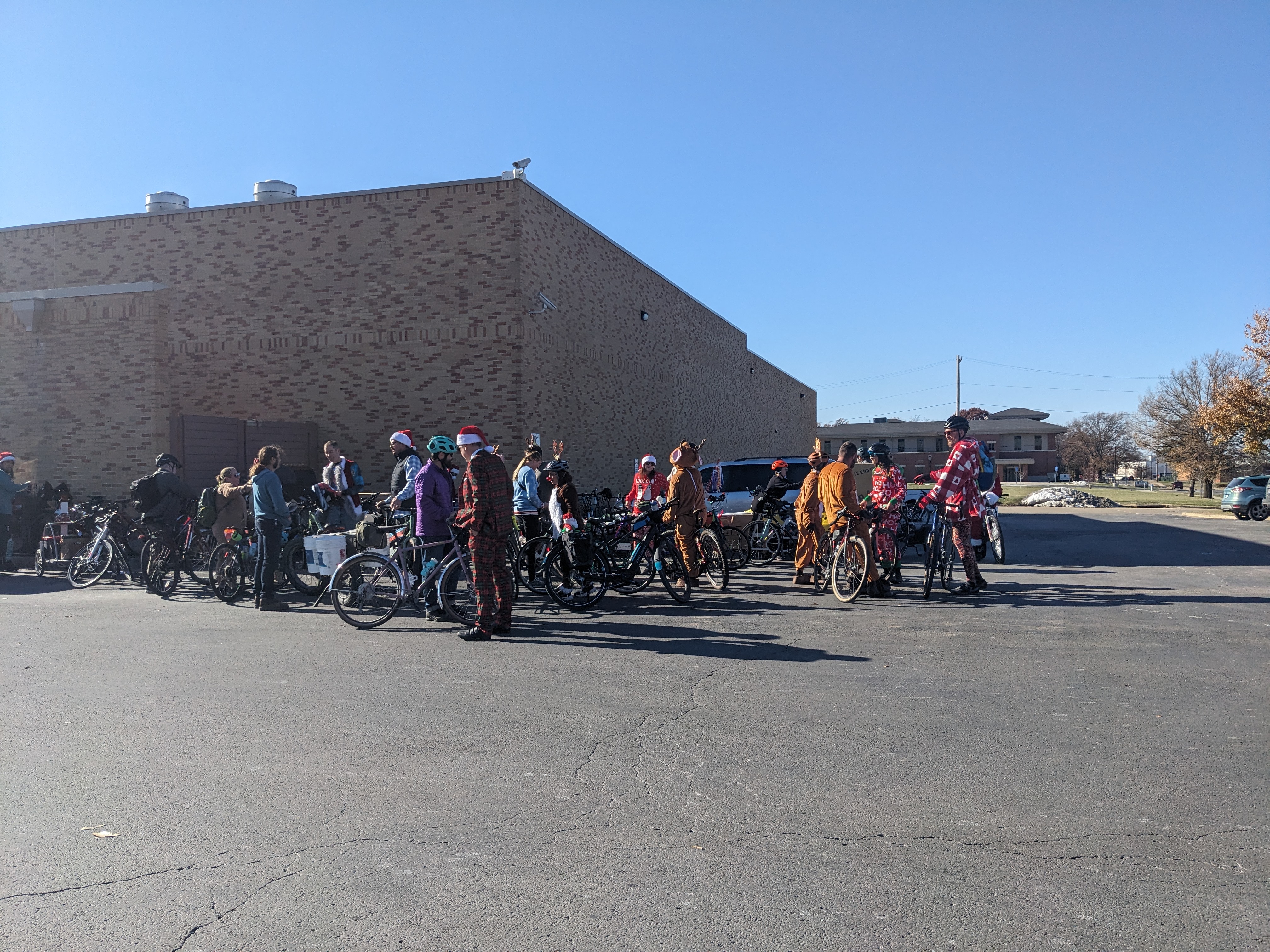 PXL 20241207 183528698