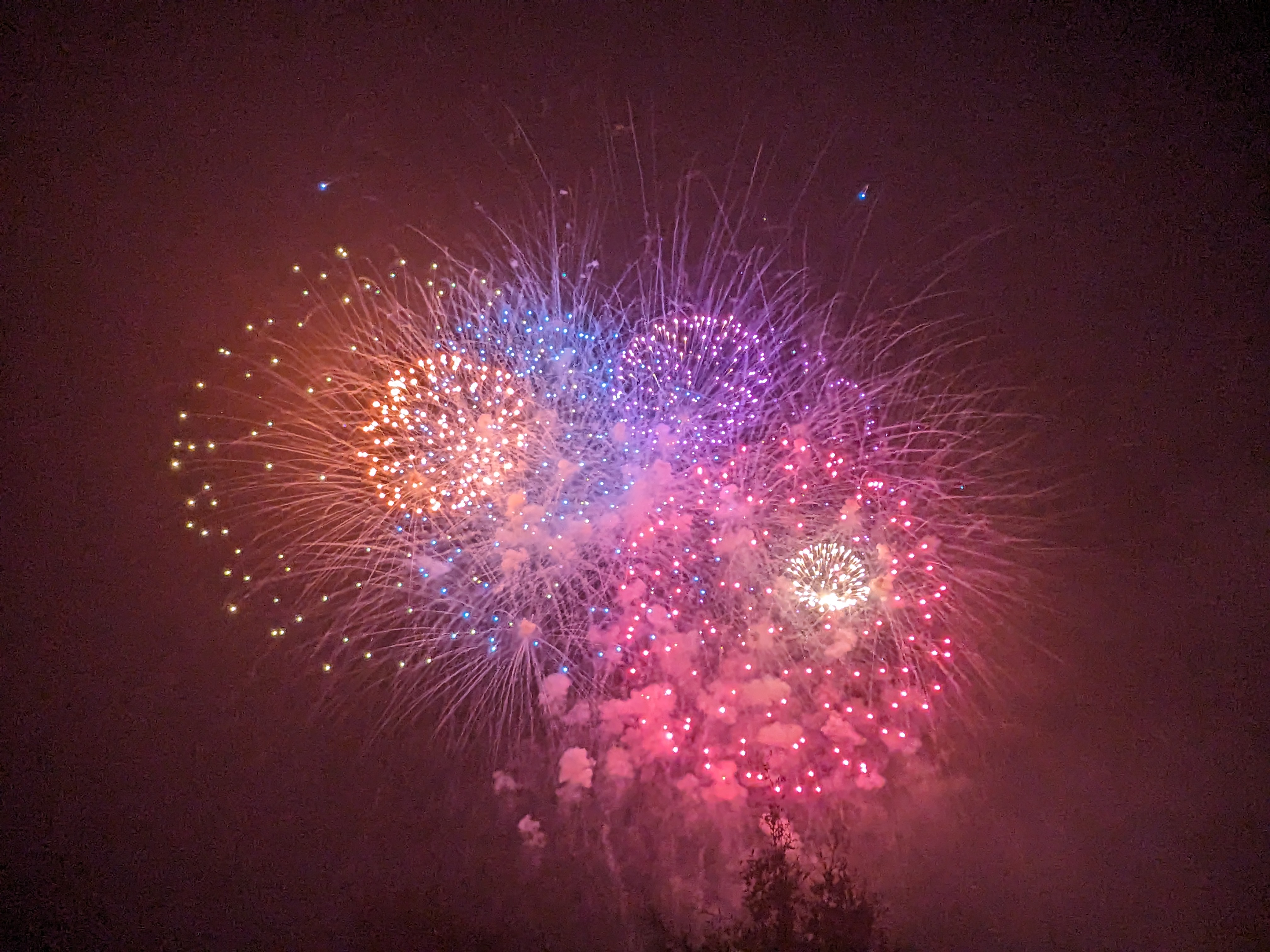 PXL 20240705 023257548