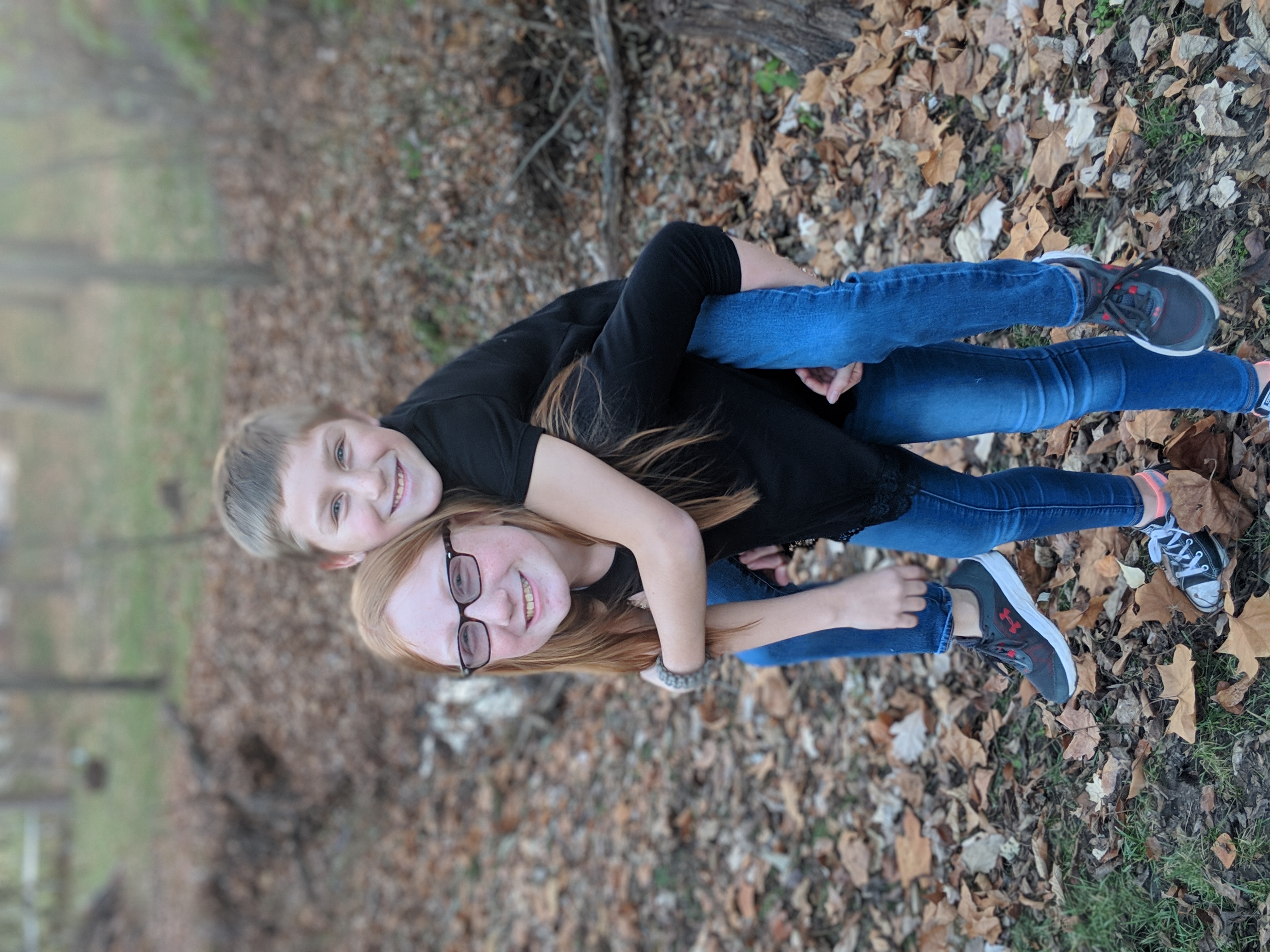 00100dPORTRAIT 00100 BURST20181122161402776 COVER