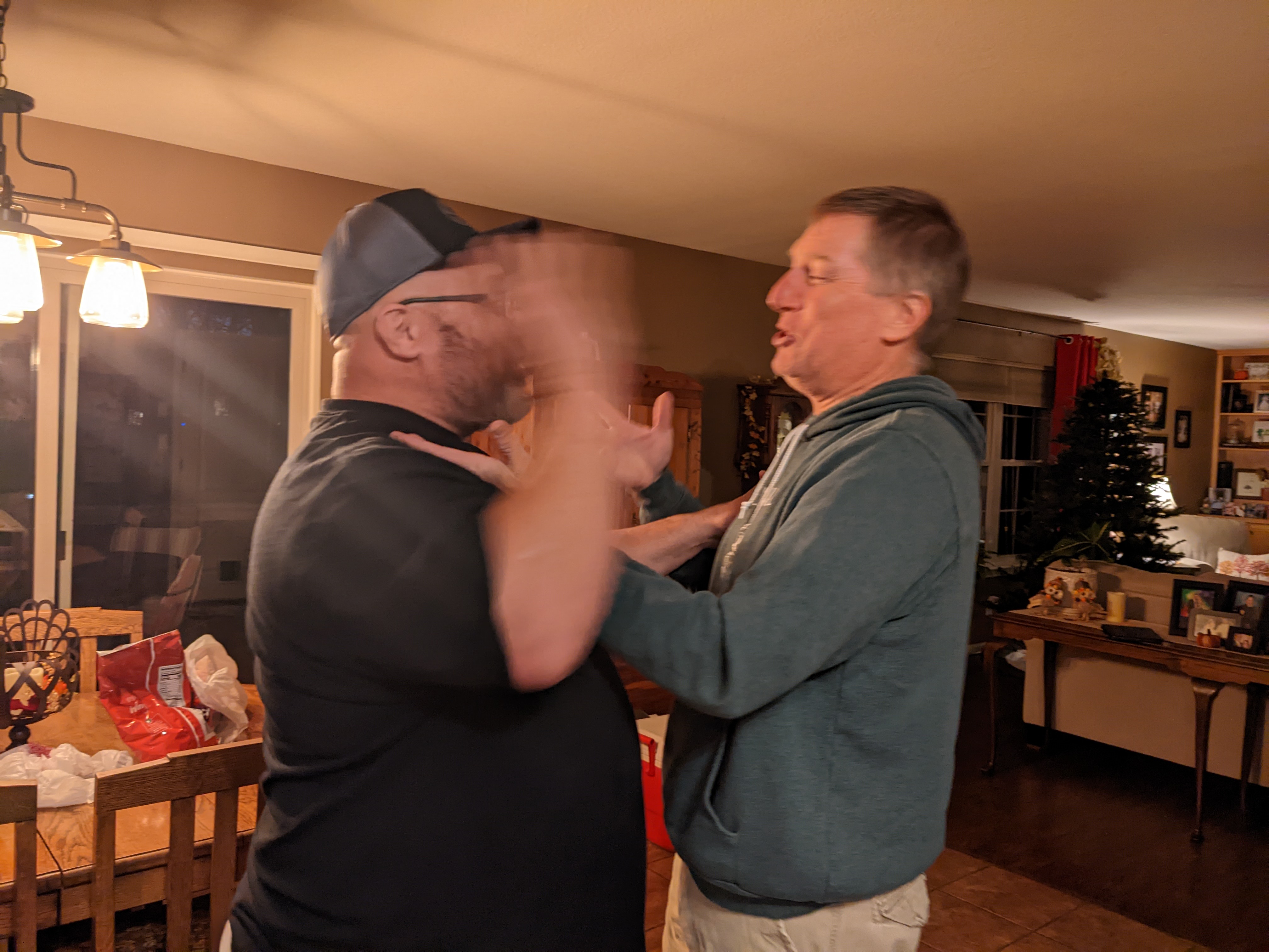 PXL 20221123 233538213