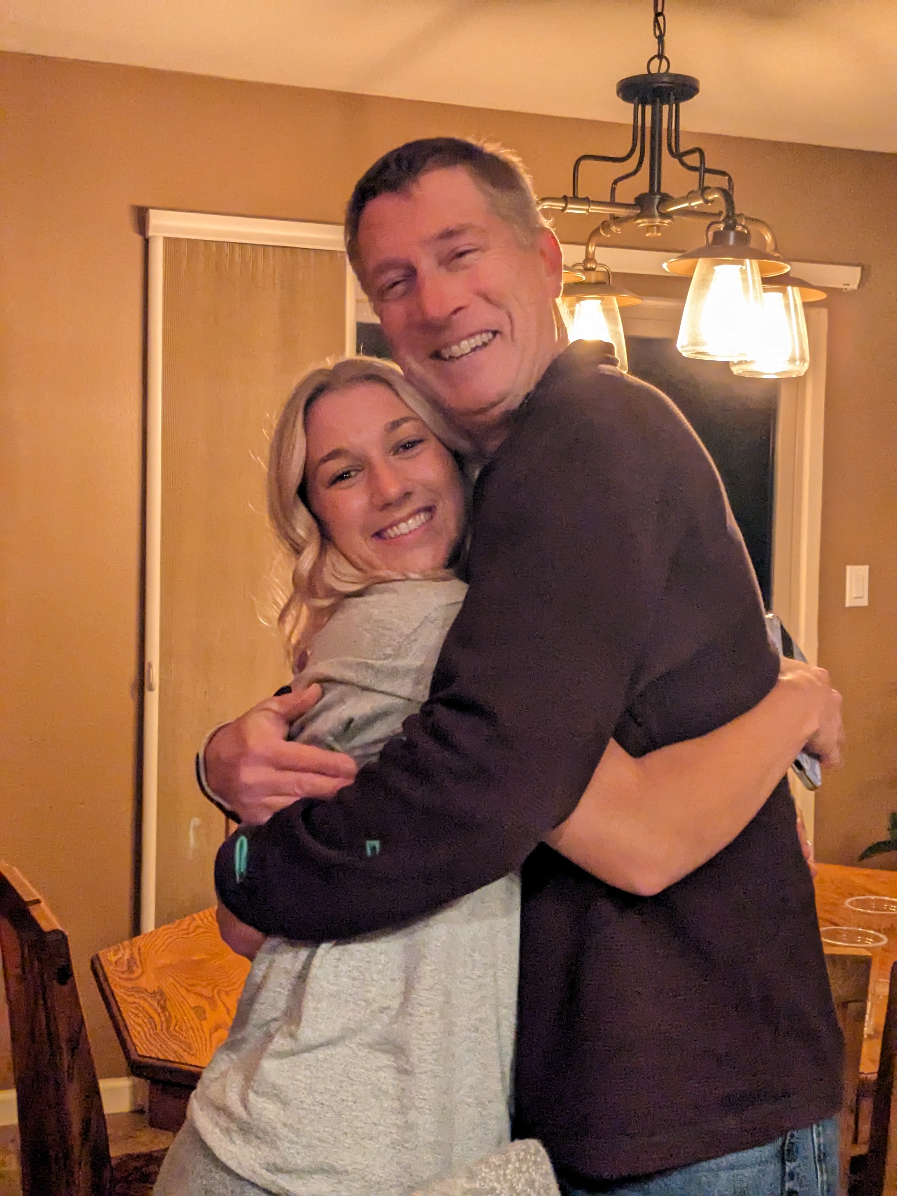 PXL 20231124 001900408