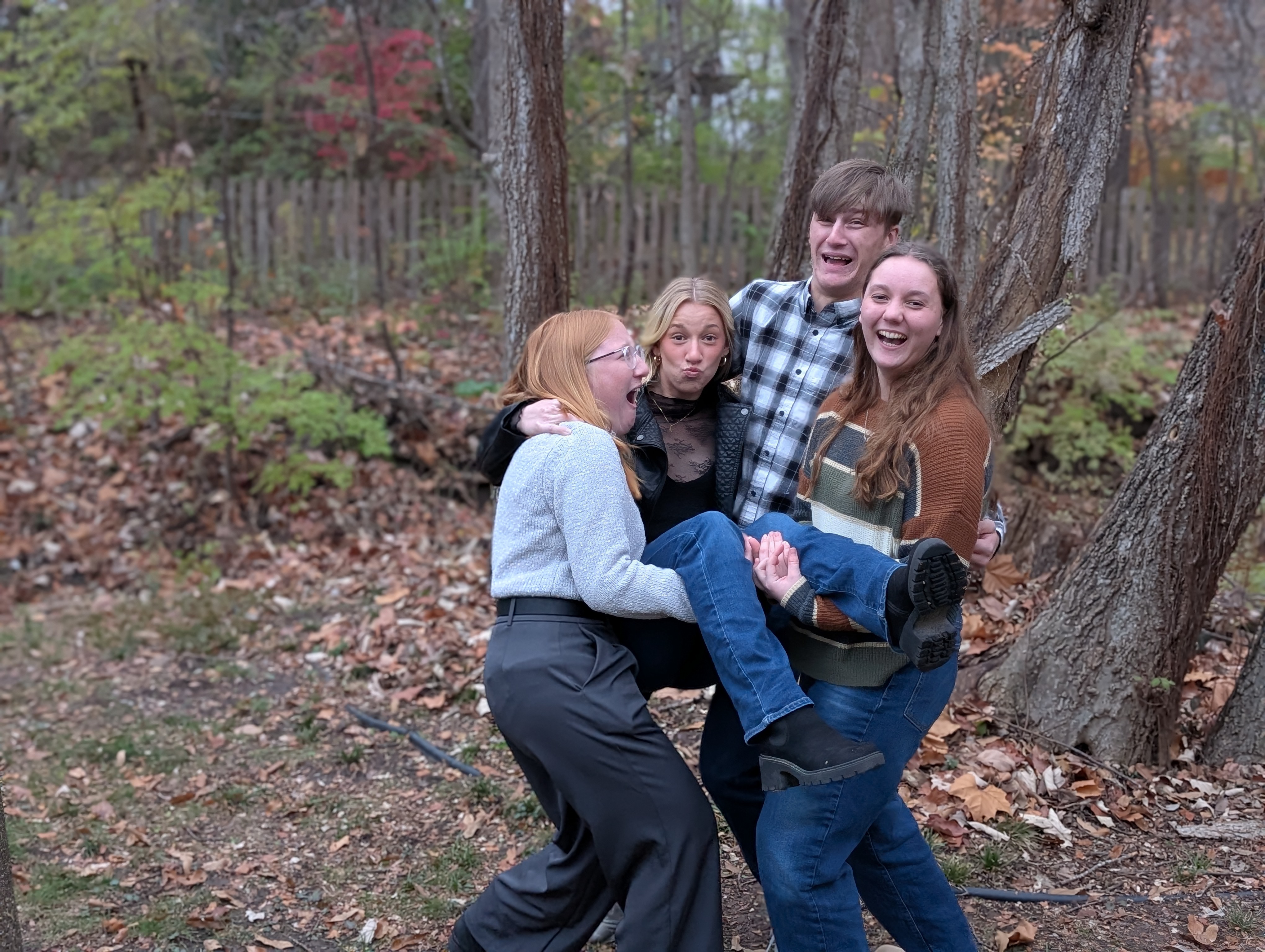 PXL 20241128 221732147.PORTRAIT