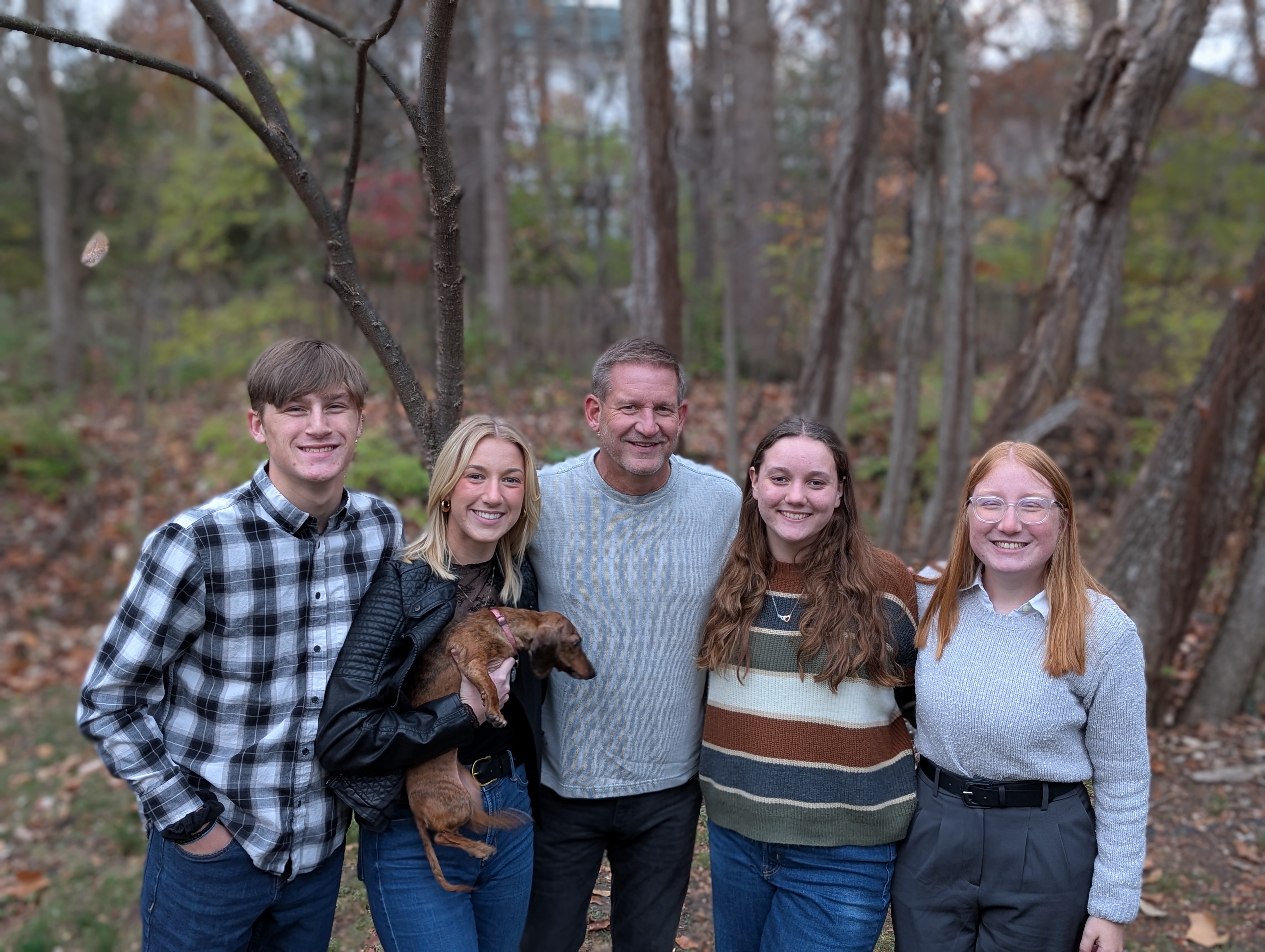 PXL 20241128 222151724.PORTRAIT