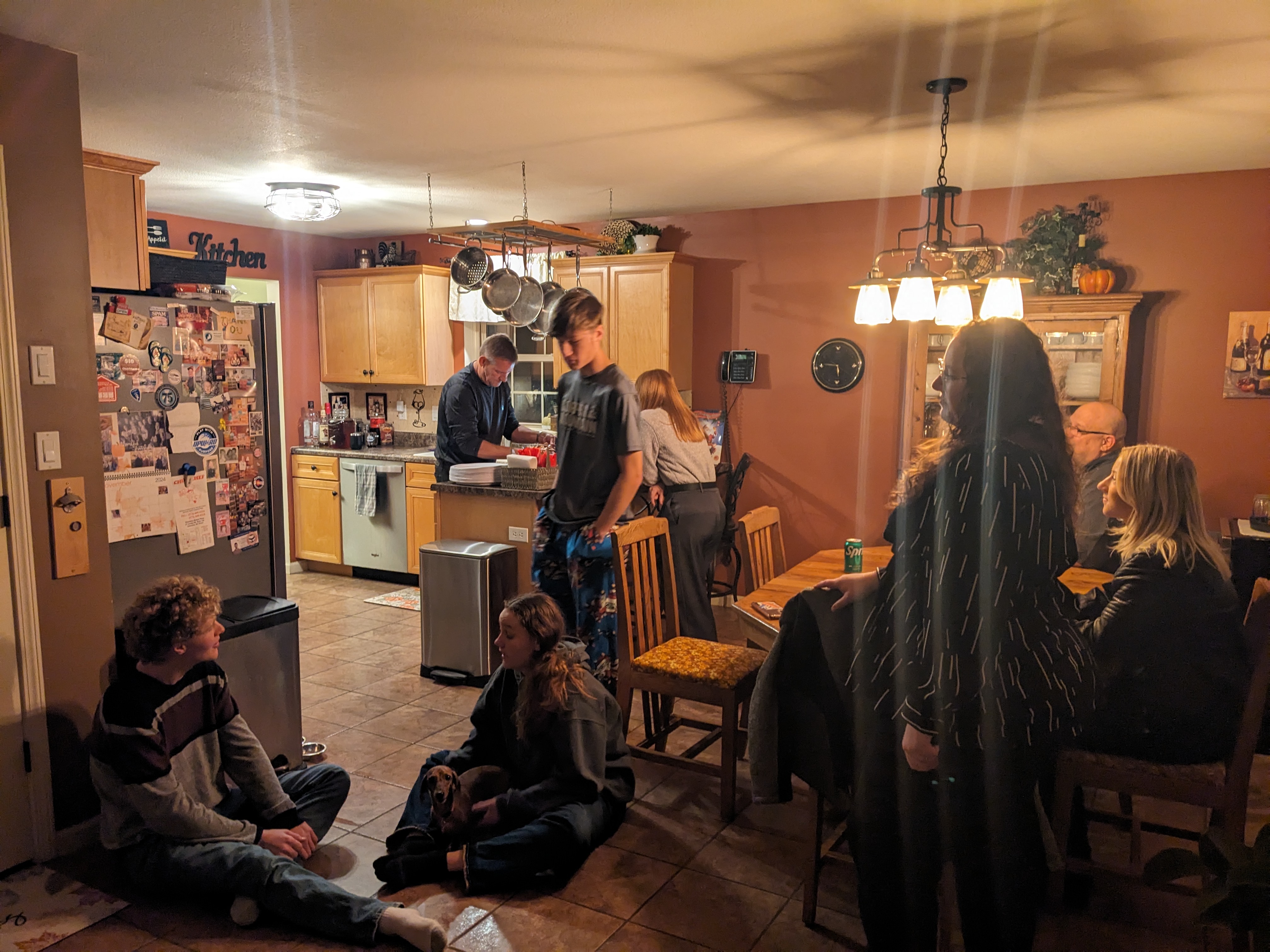 PXL 20241128 234524983