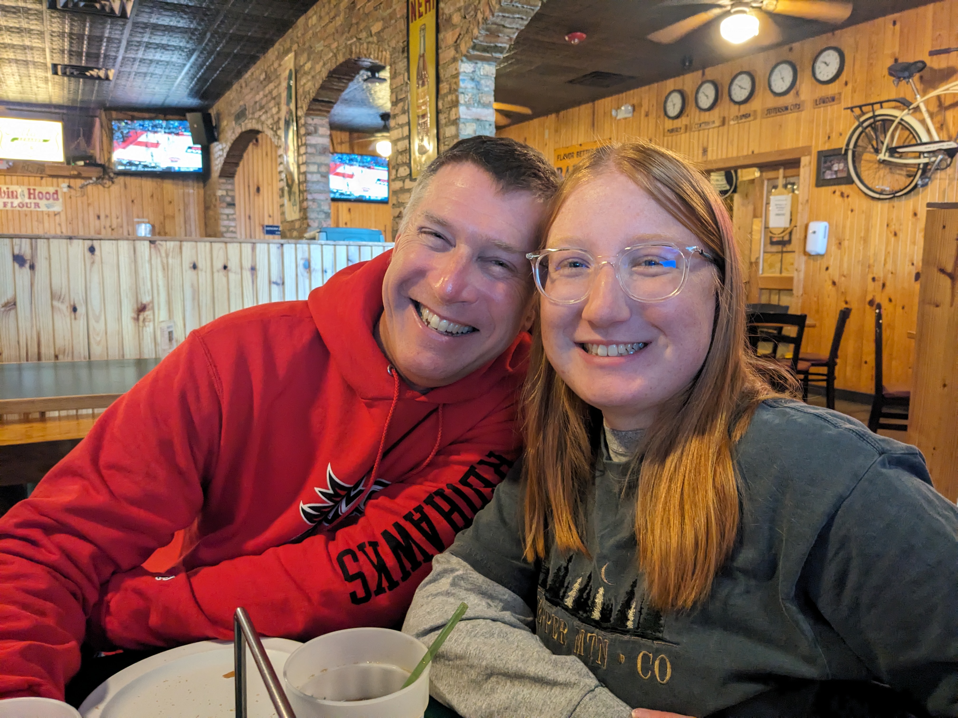 PXL 20241129 215636827