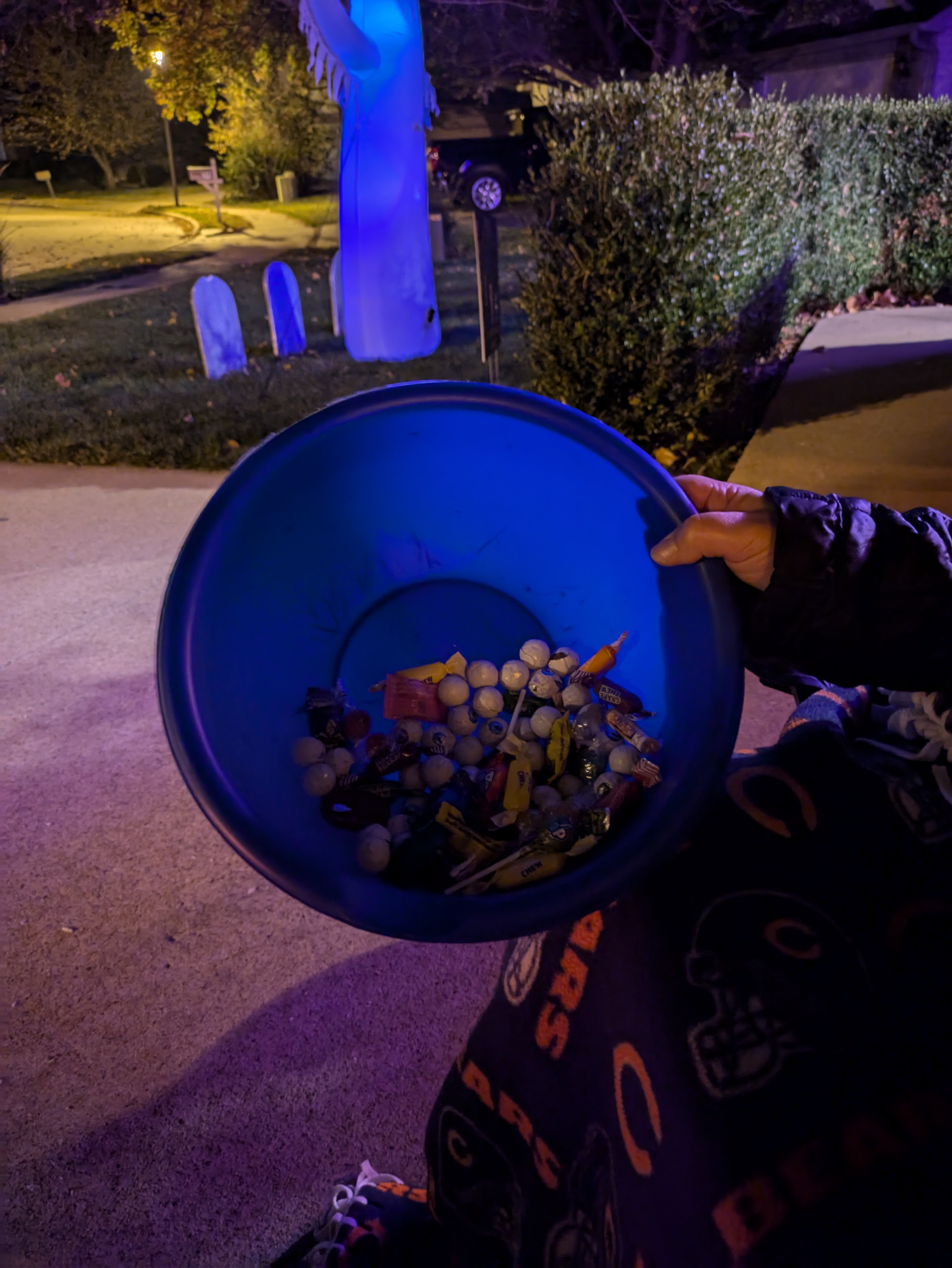 PXL 20241101 030347624.NIGHT.RAW 01.COVER