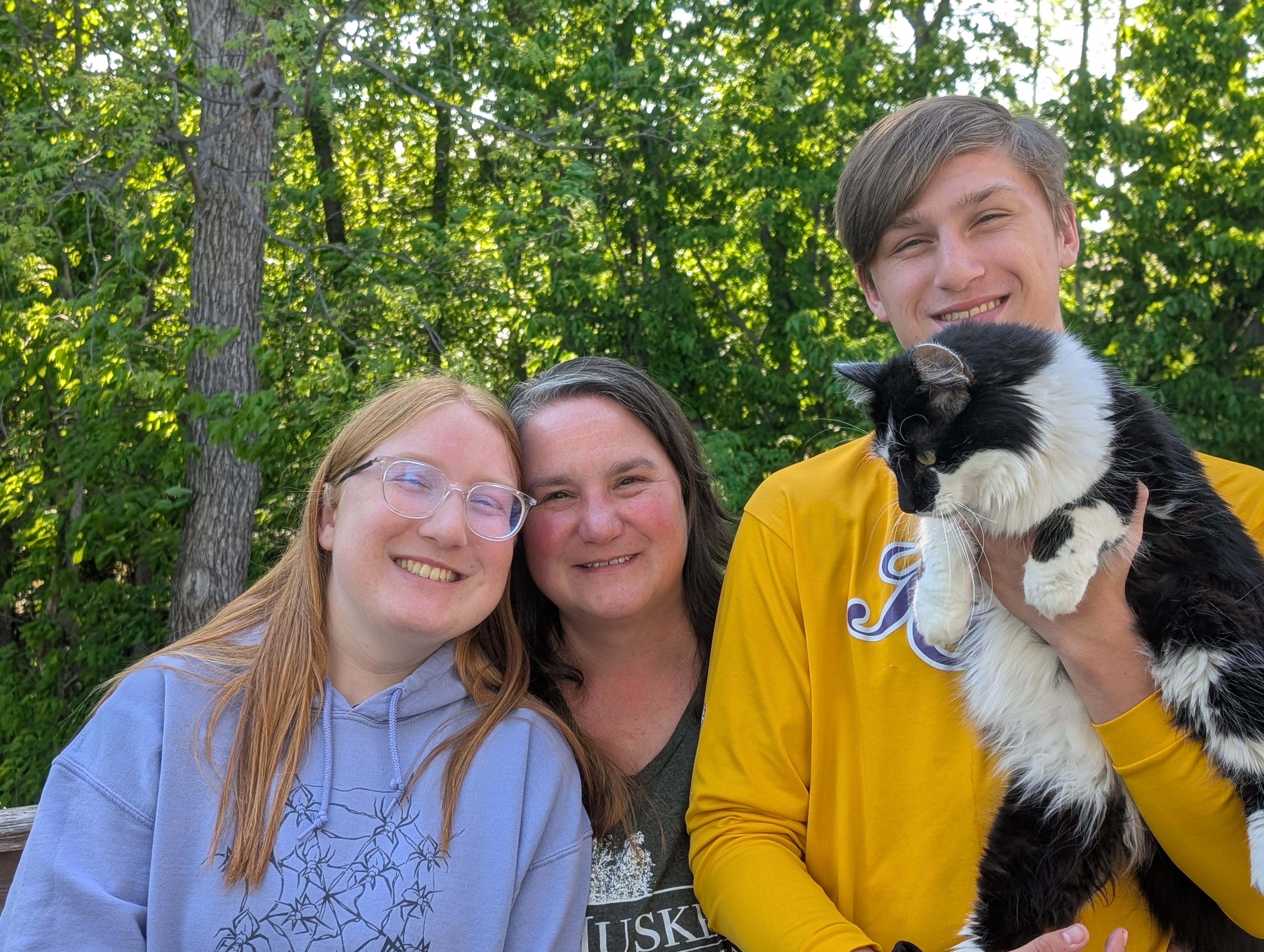 PXL 20250511 224200765