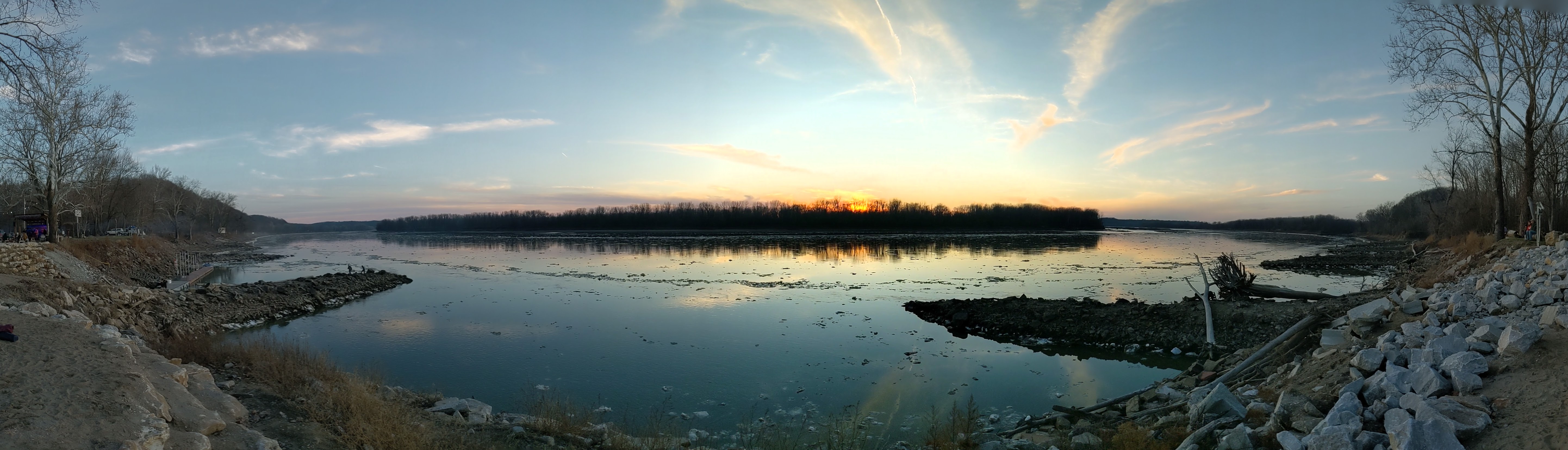 PXL 20230101 225536218.PANO