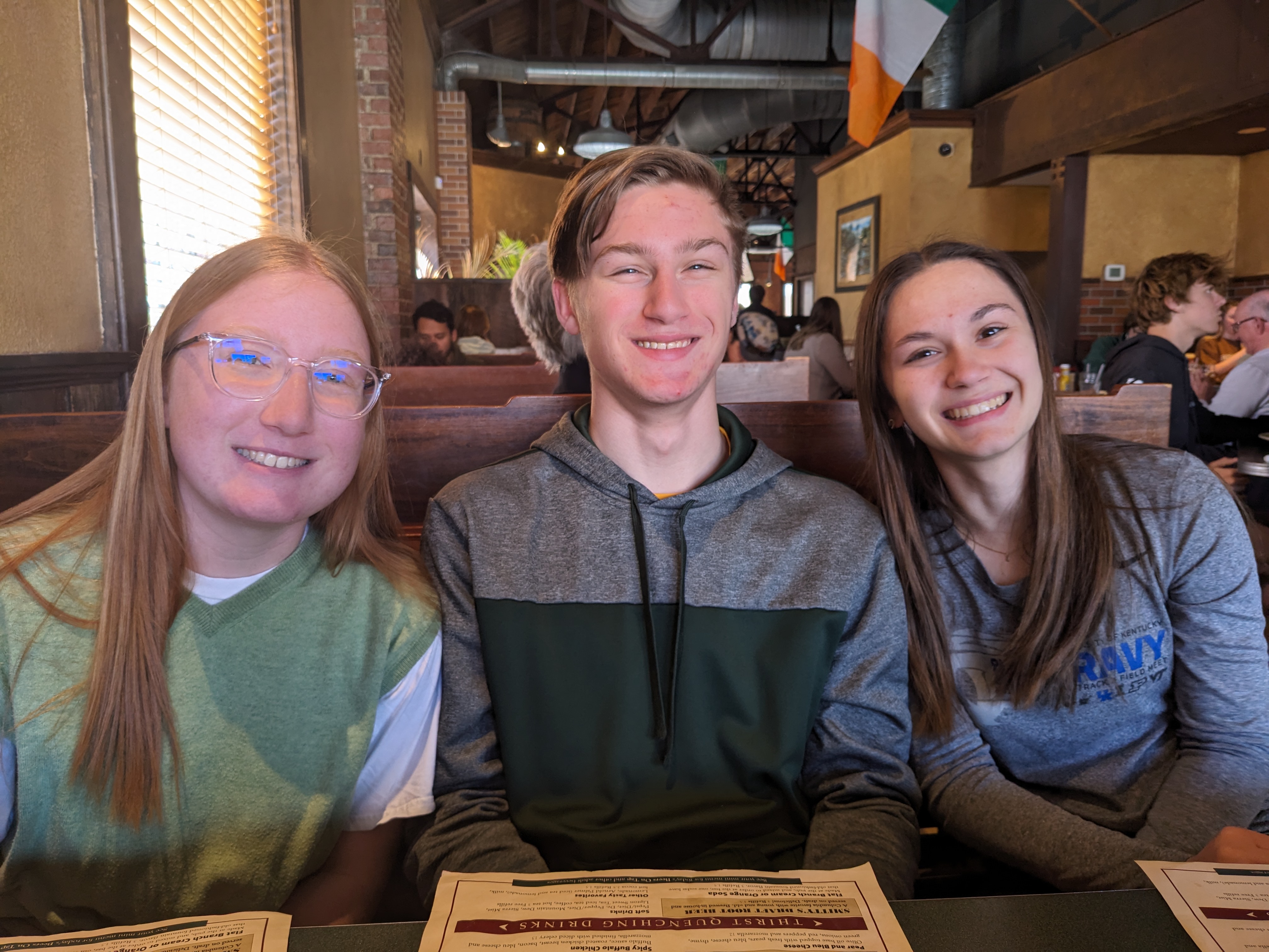 PXL 20240317 195111117