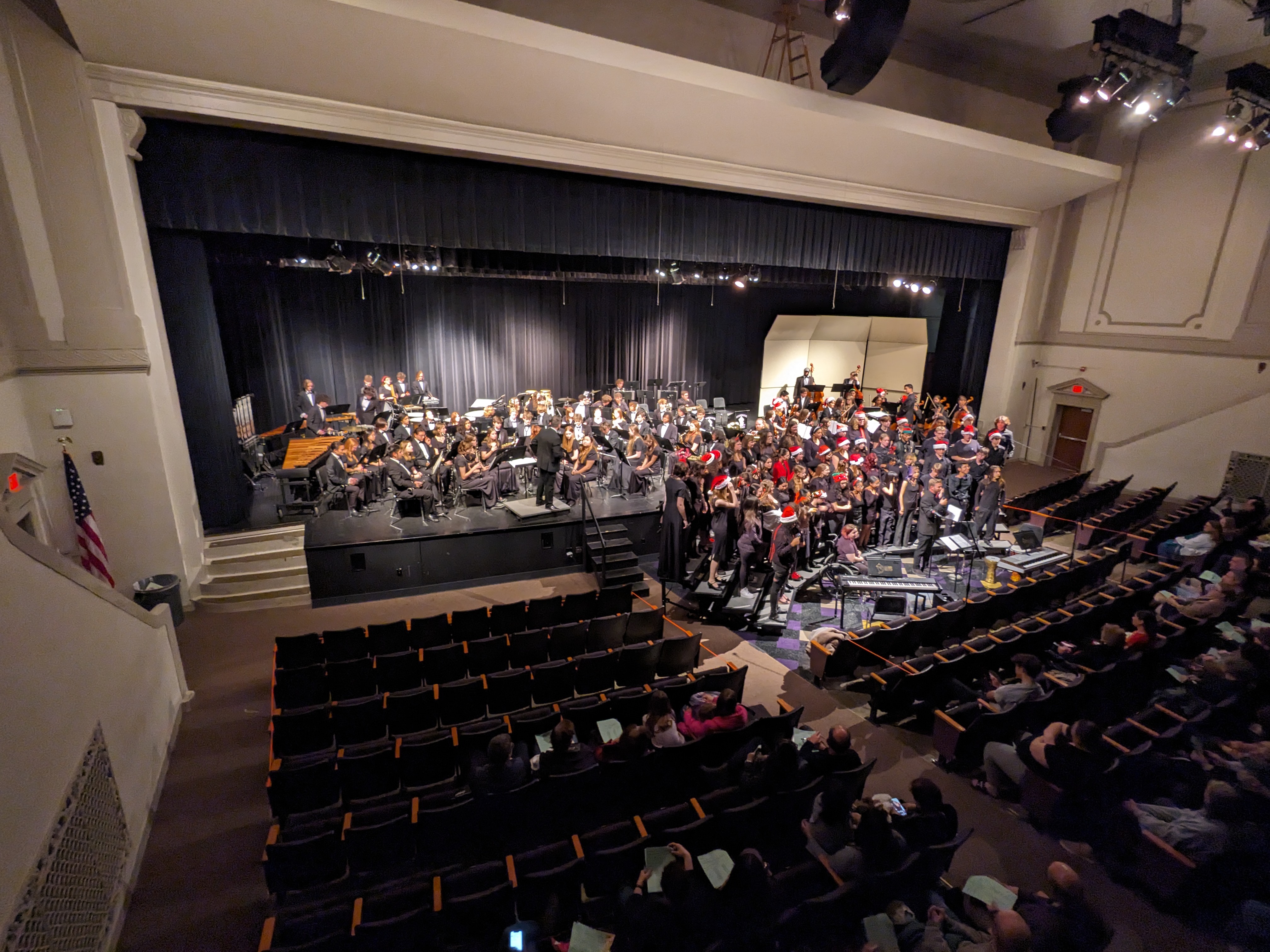 PXL 20231215 015654594