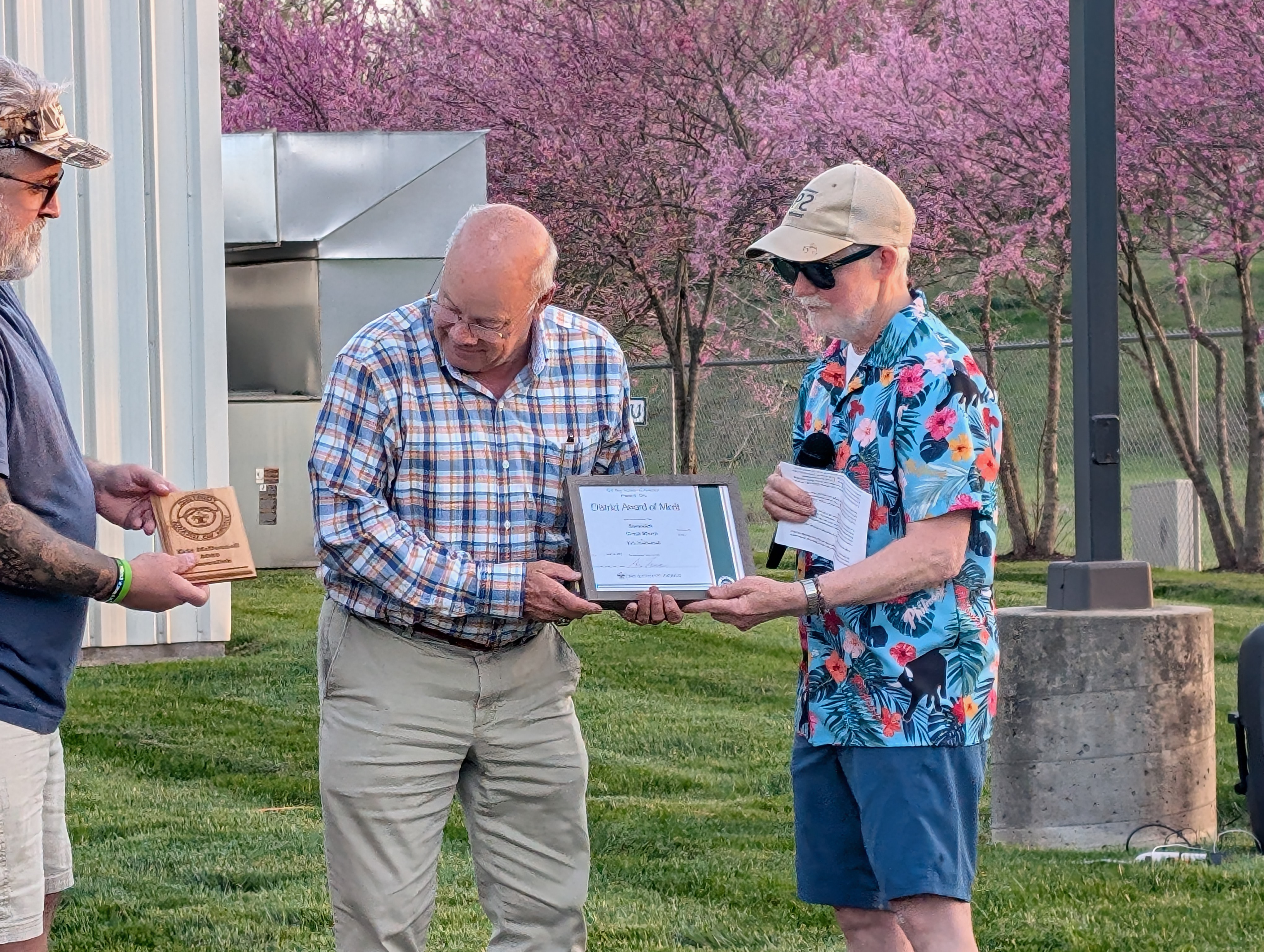 PXL 20250417 001757048