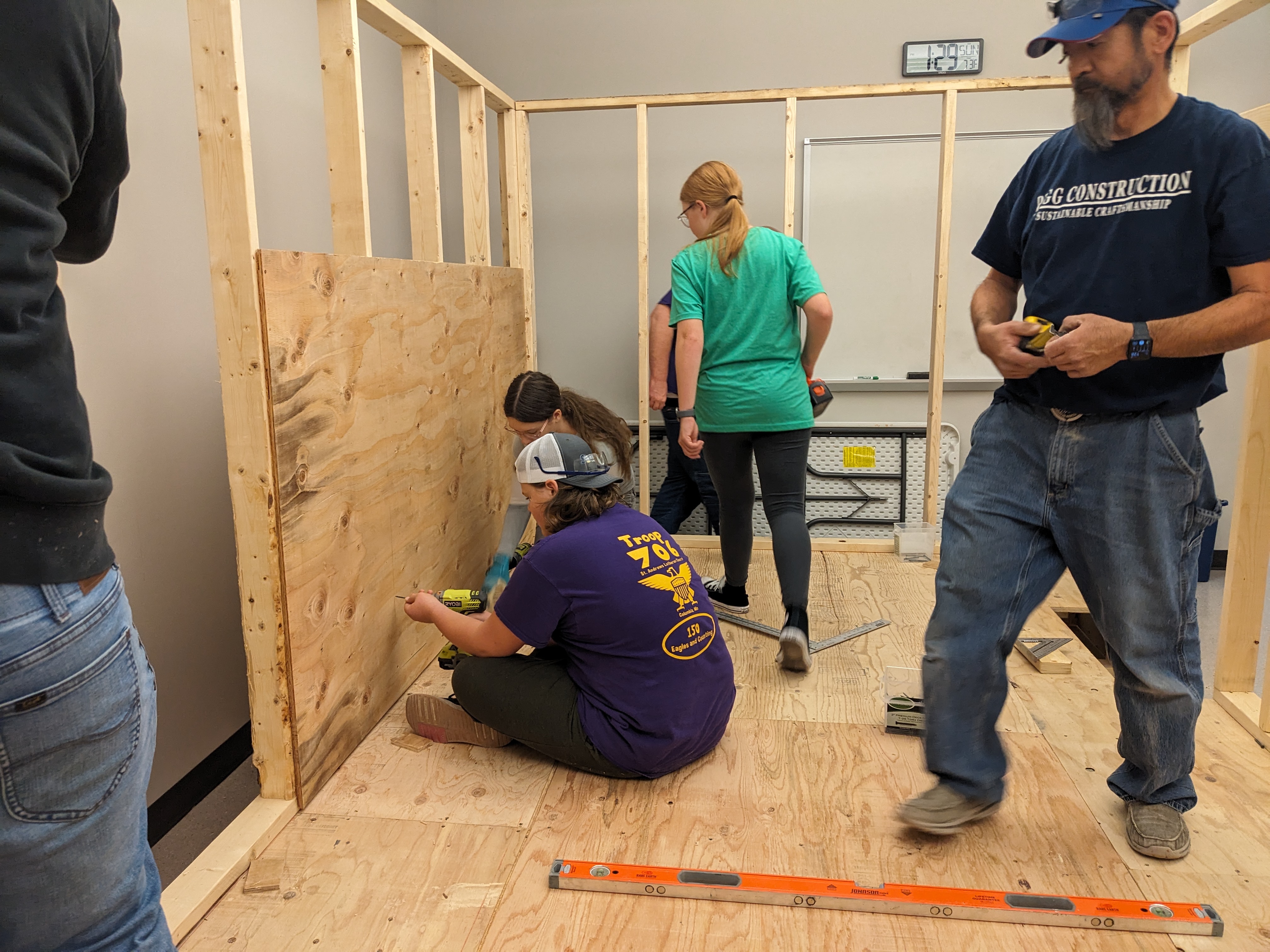 PXL 20231210 192827616