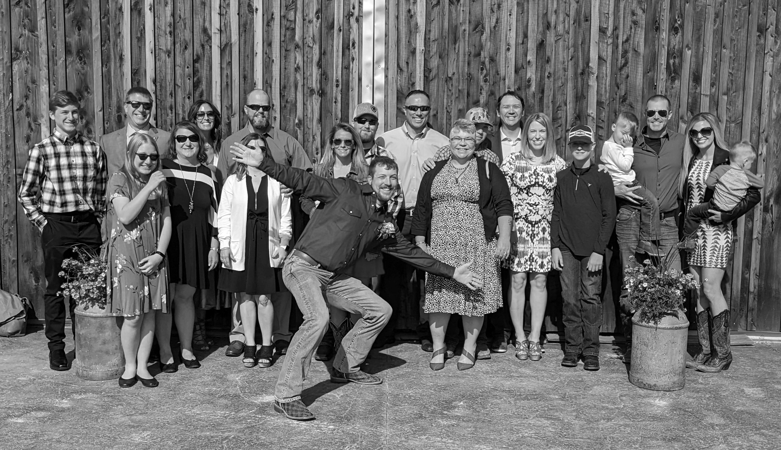 PXL 20220409 212120515BW