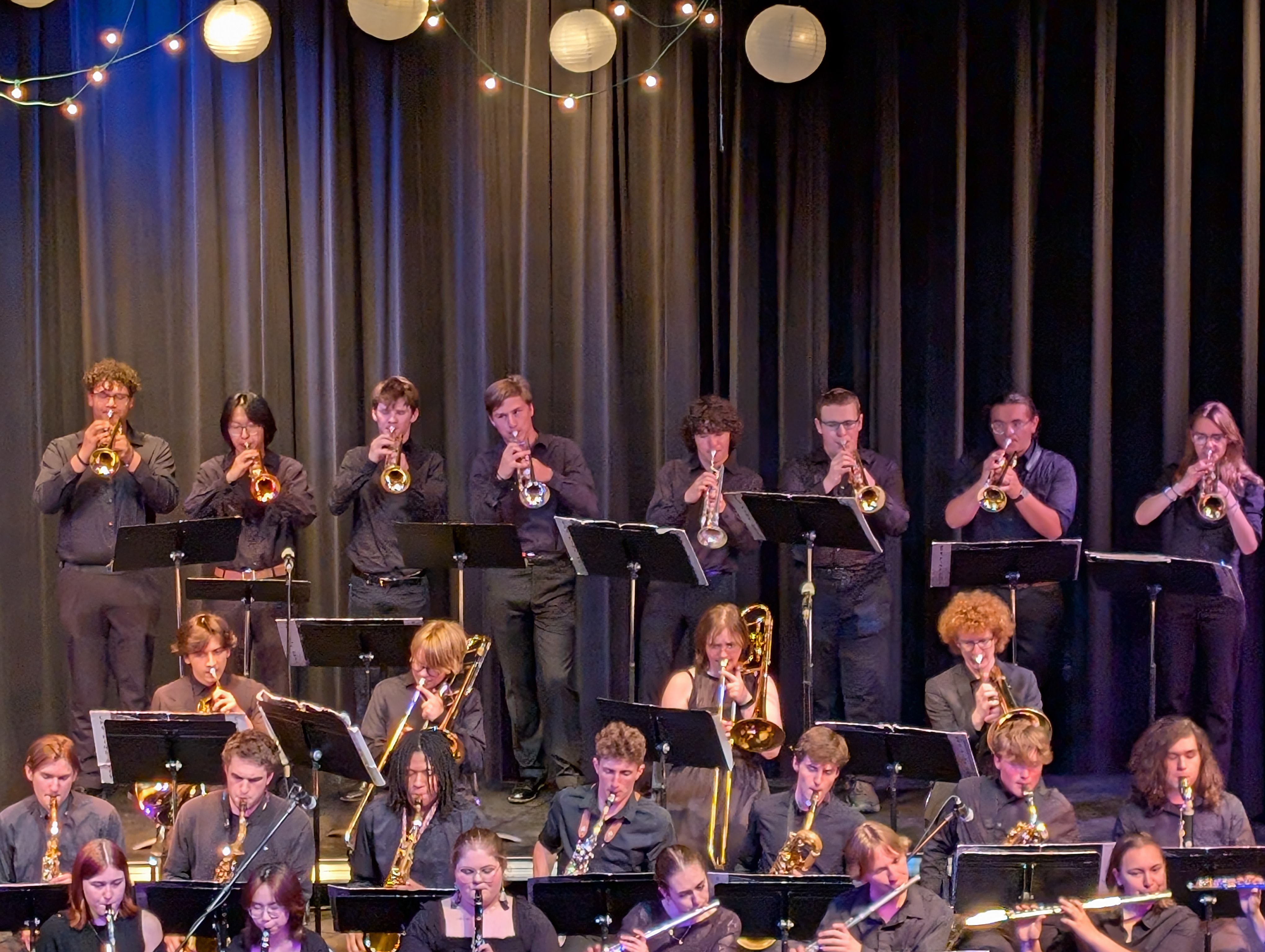 PXL 20250430 001144128