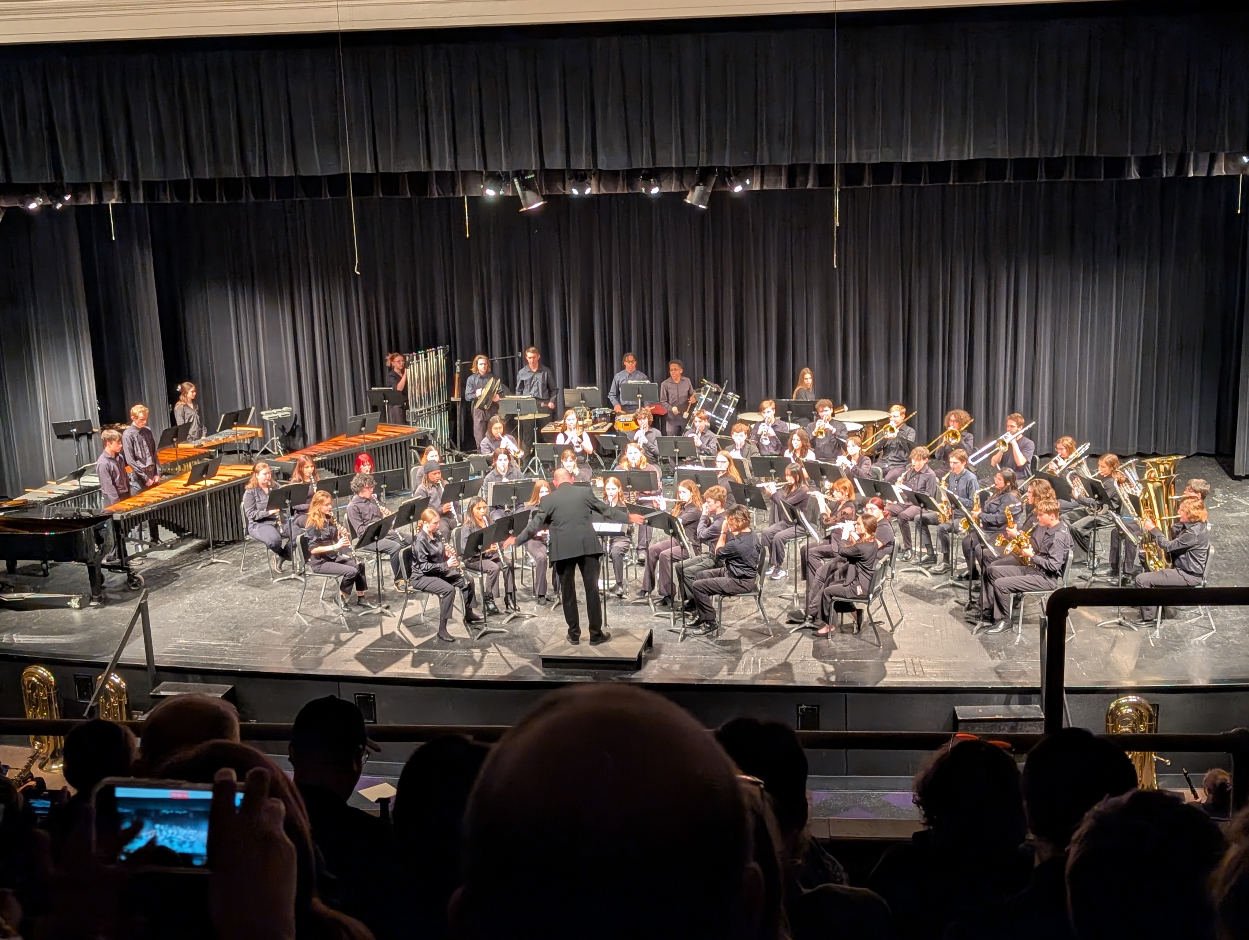 PXL 20250409 004335757