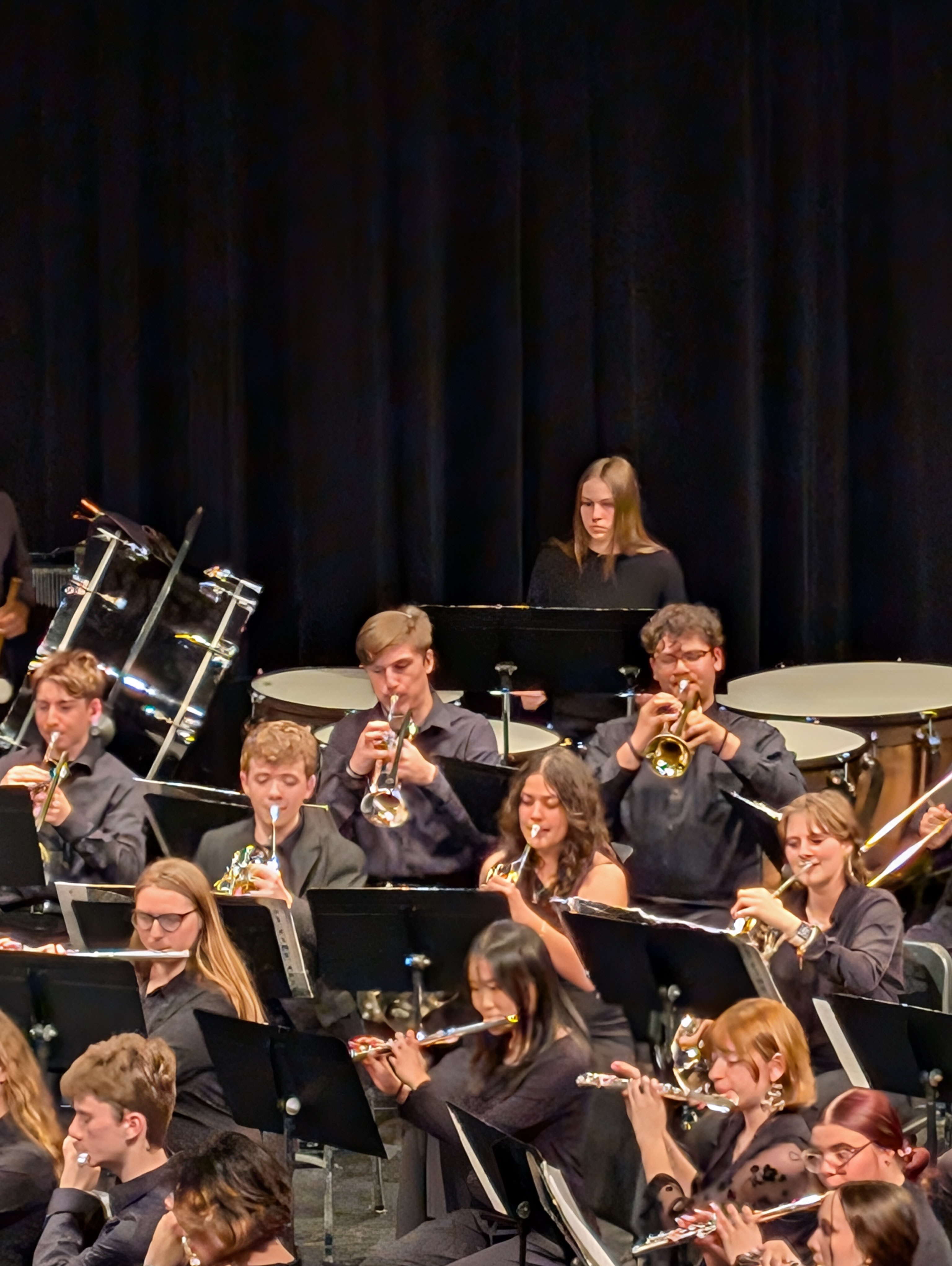 PXL 20250409 004416173