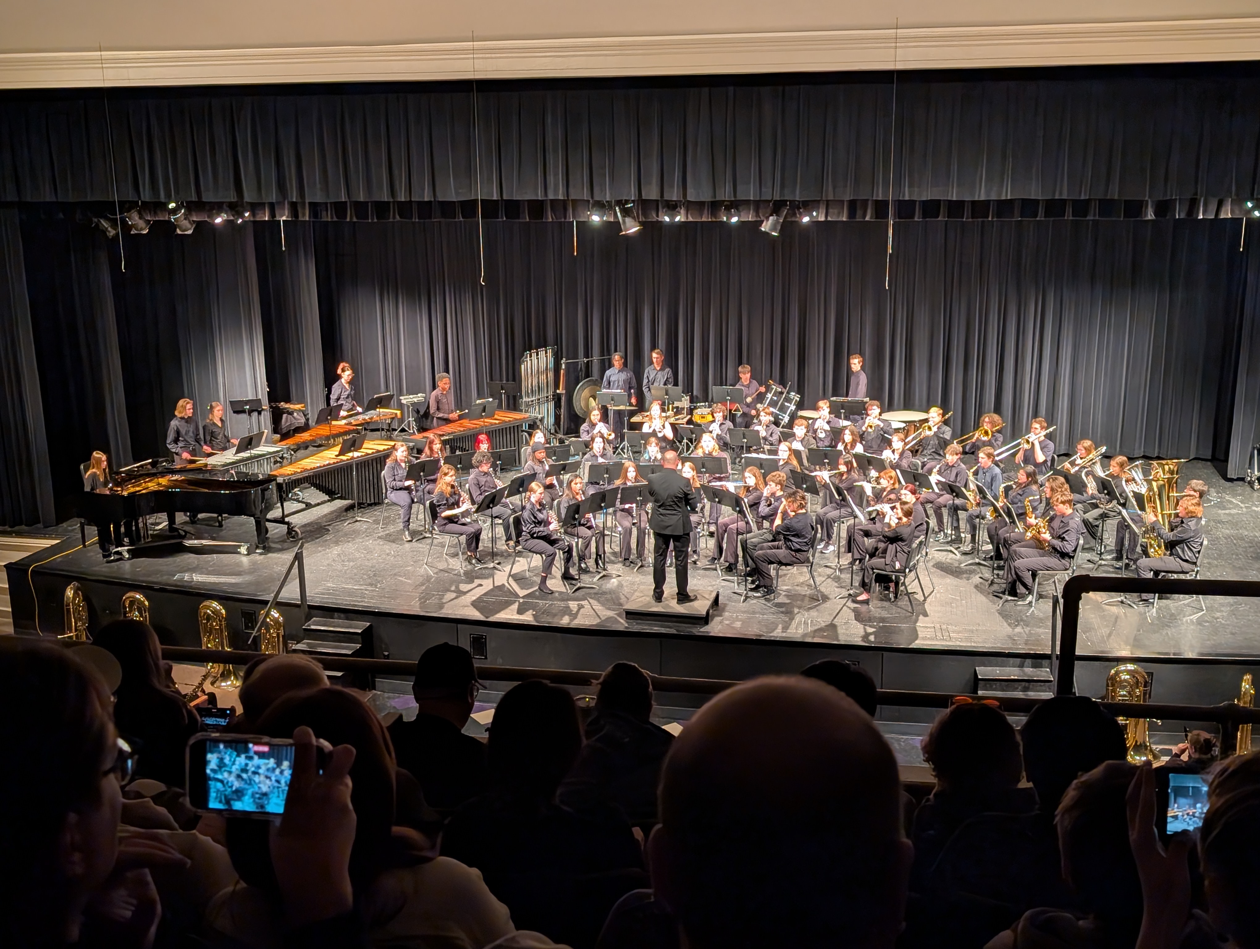 PXL 20250409 004730310