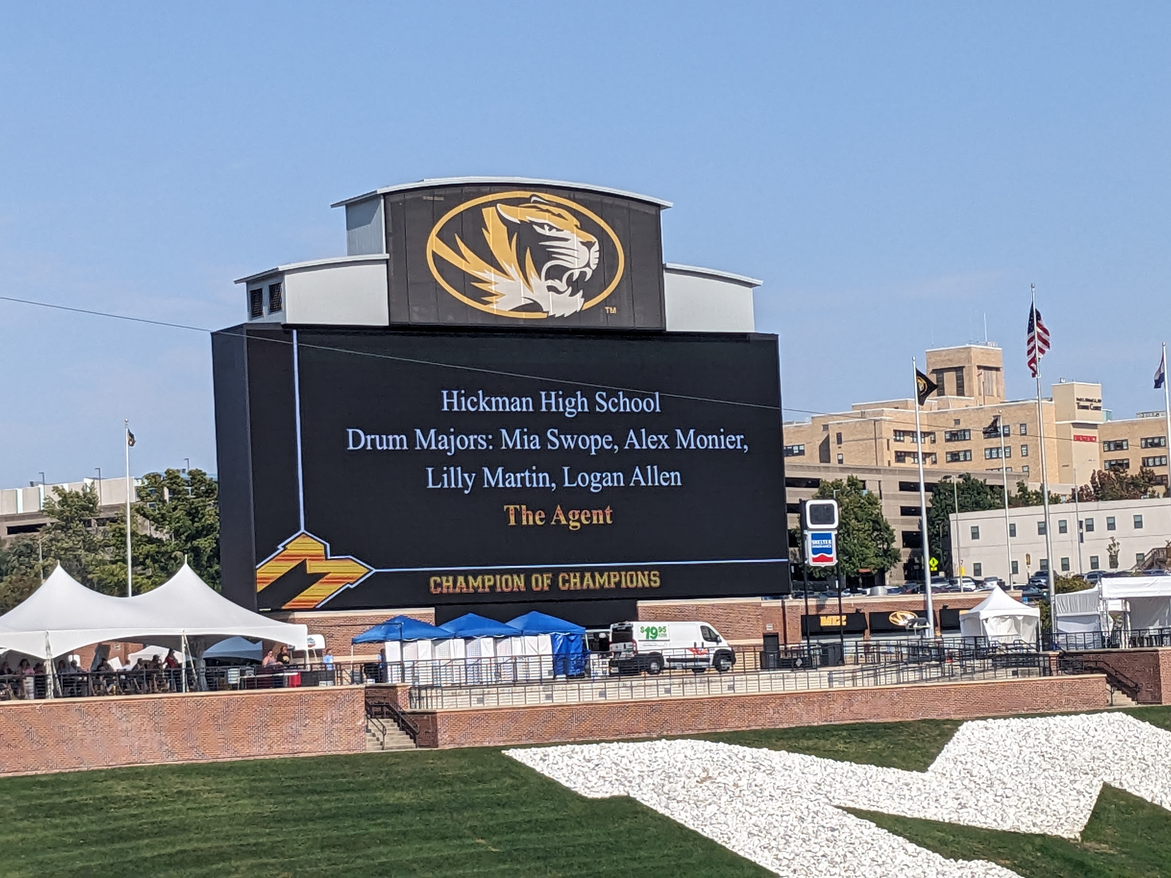 PXL 20241012 195358211