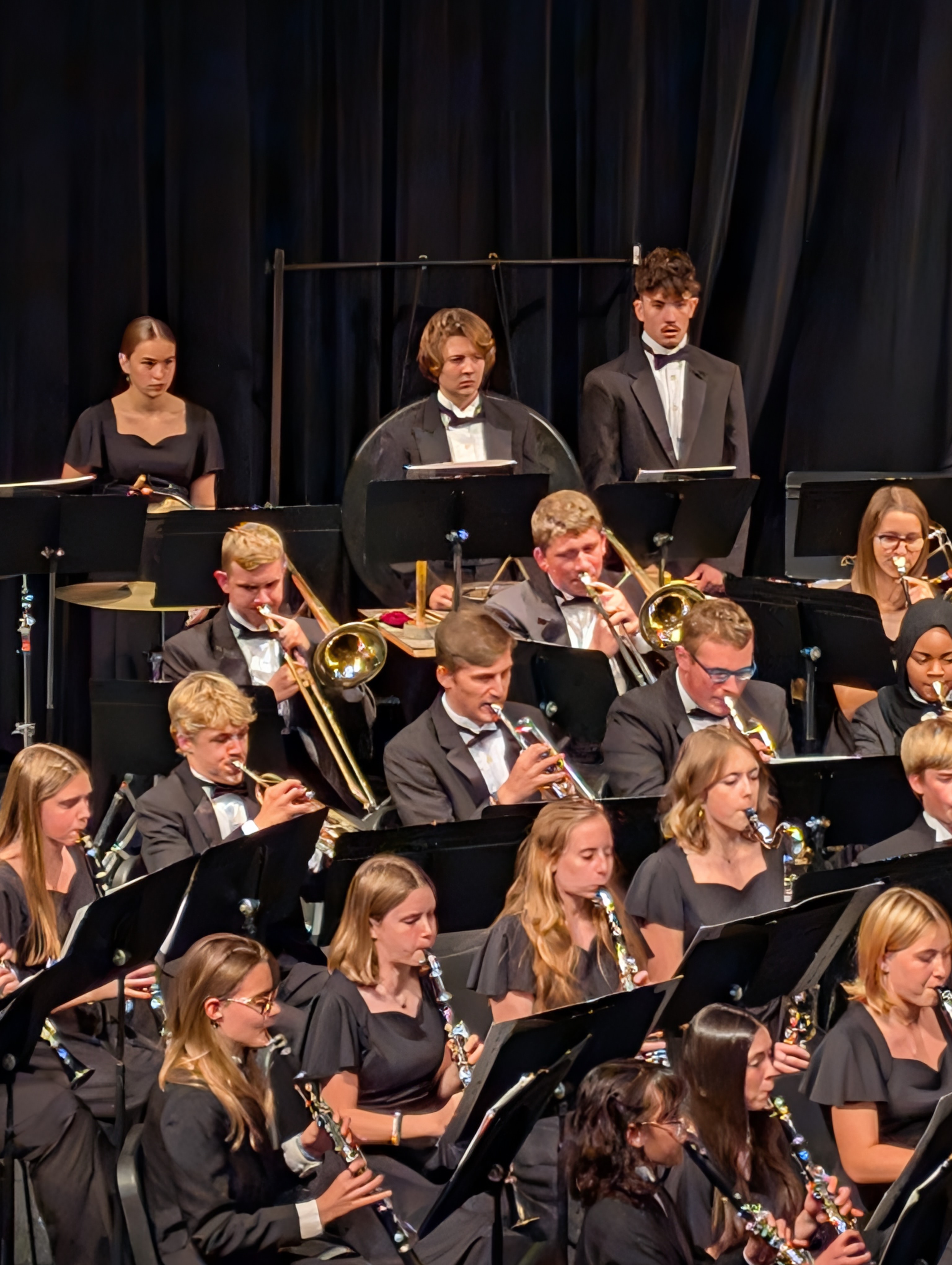 PXL 20251022 004024500