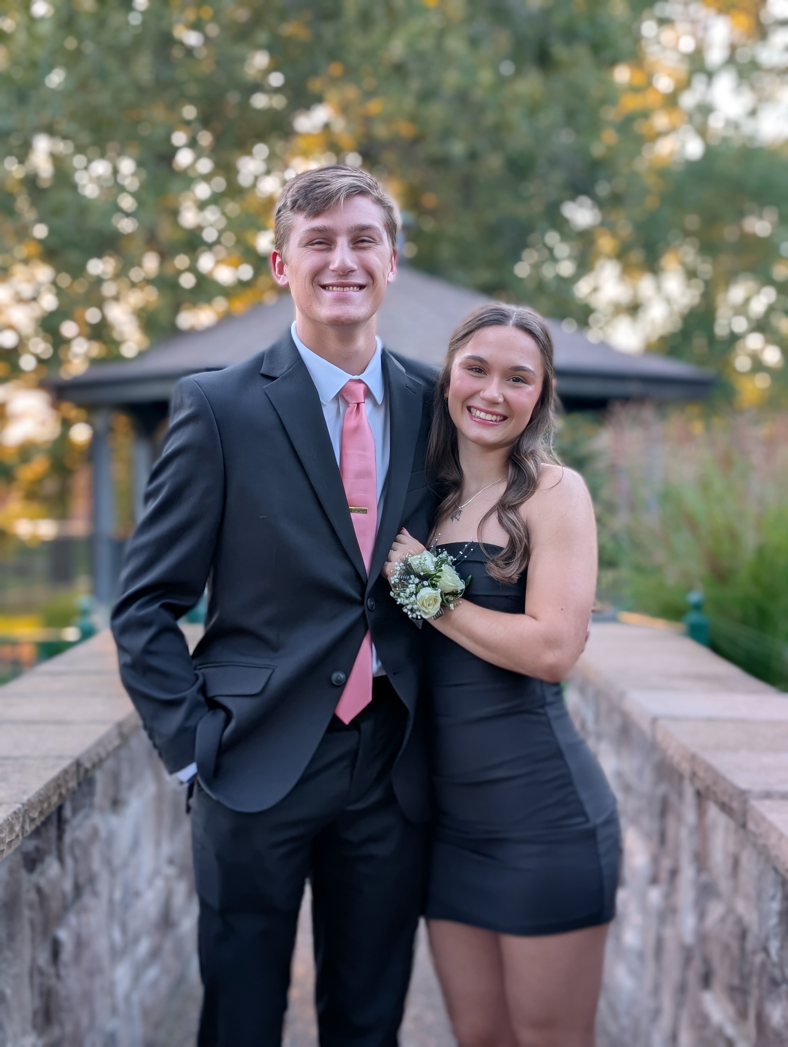 PXL 20251009 231606899.PORTRAIT