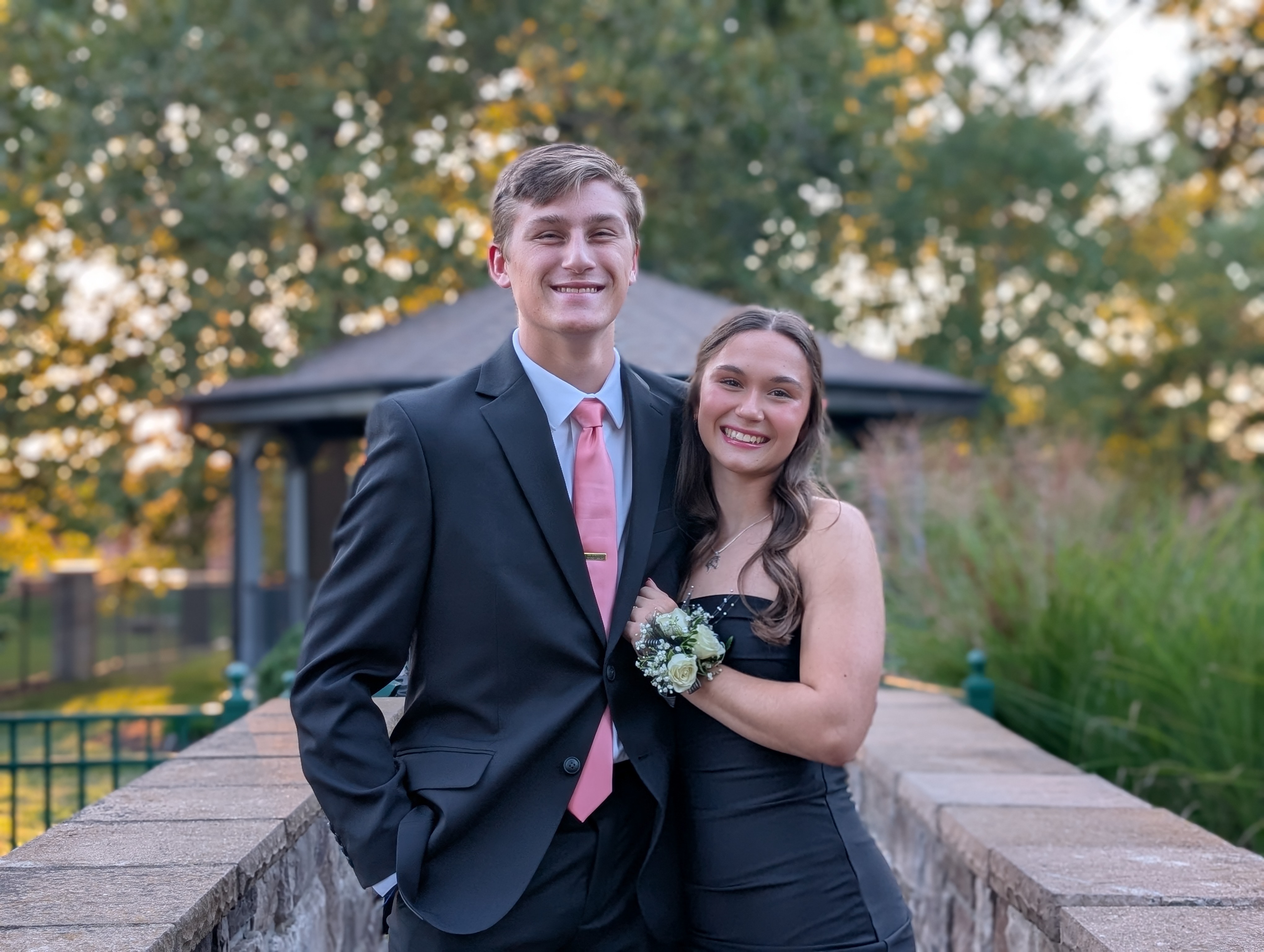 PXL 20251009 231610103.PORTRAIT