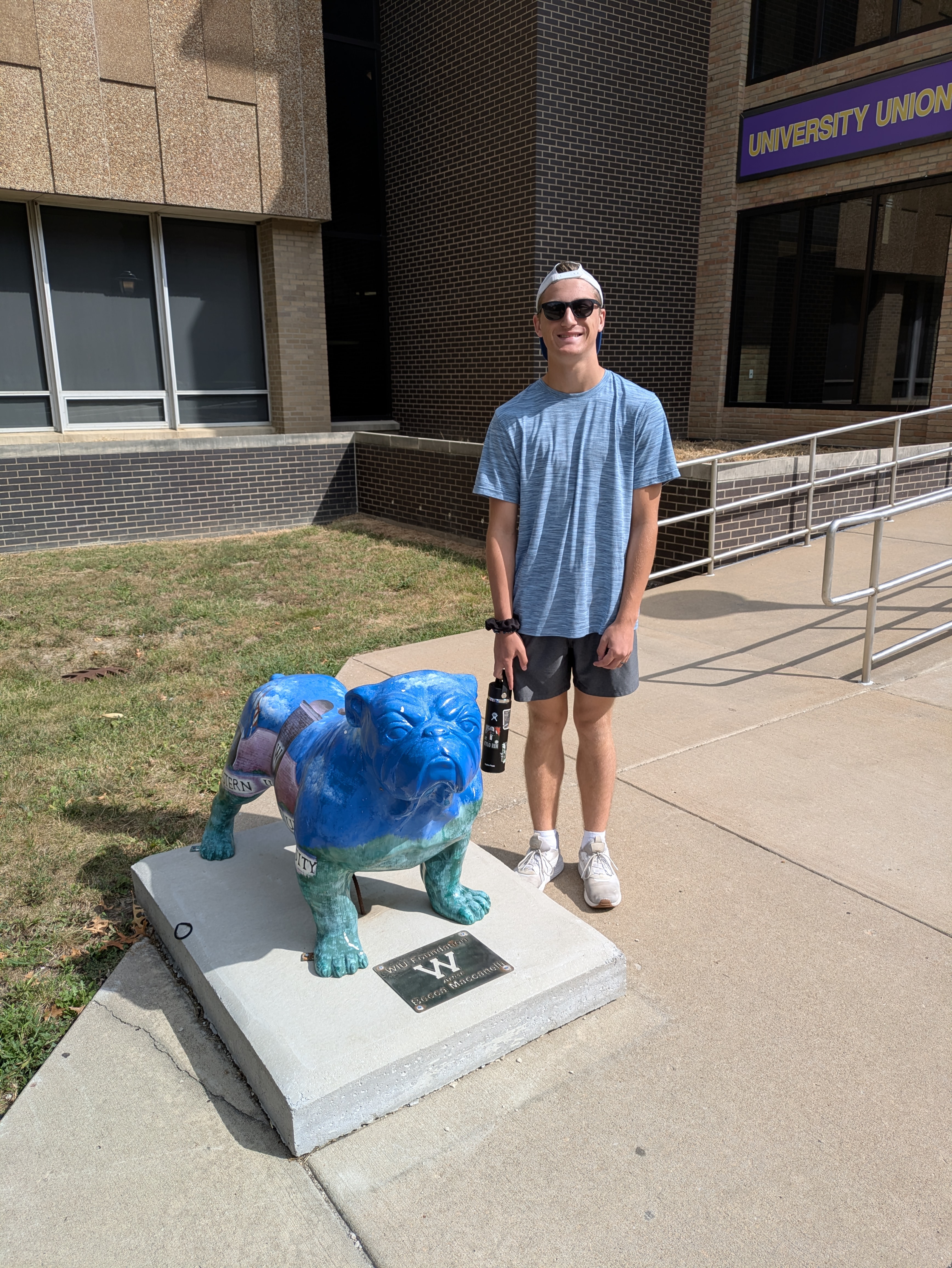 PXL 20250922 162142338.RAW 01.MP.COVER