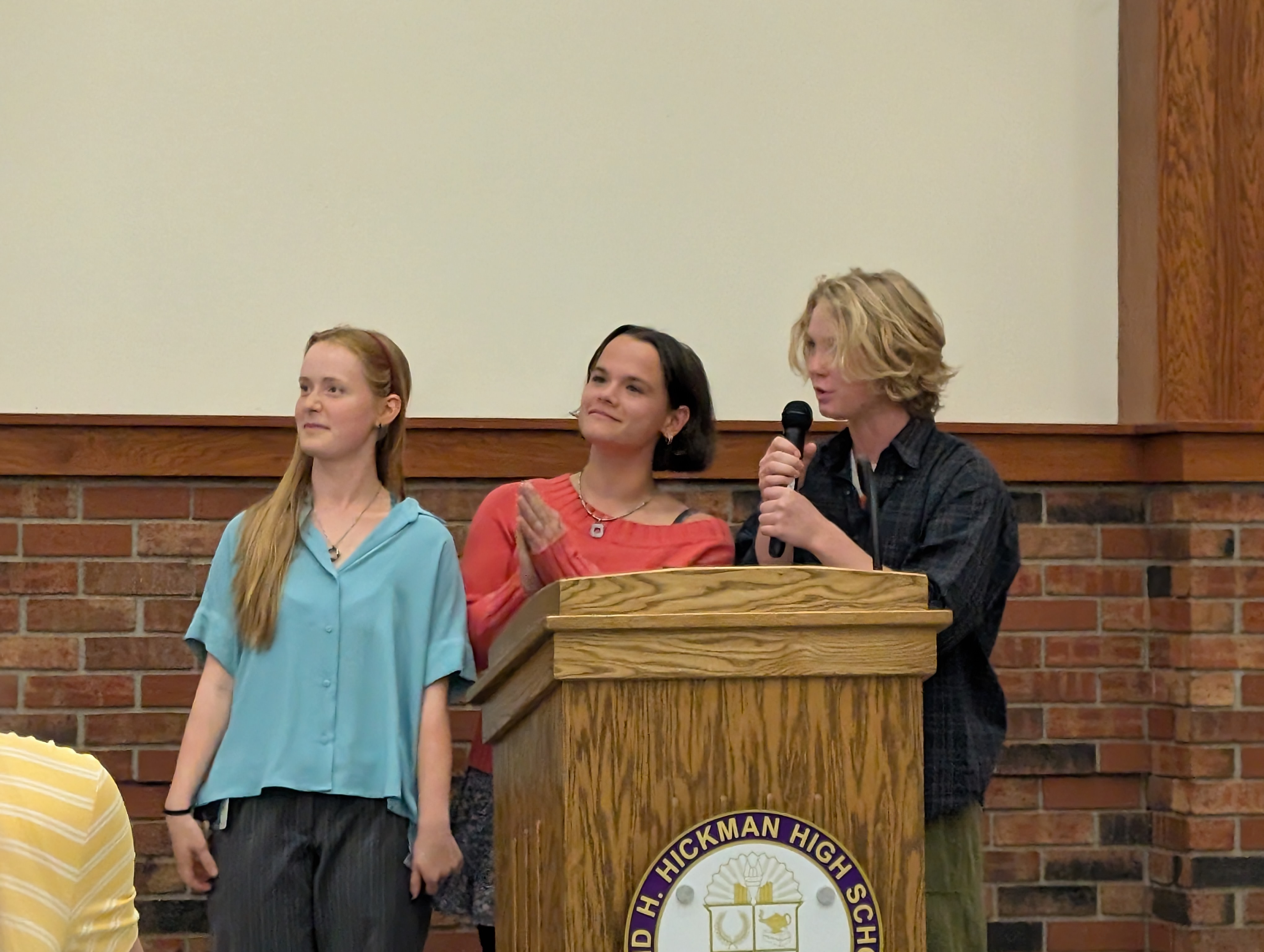 PXL 20251021 011427324