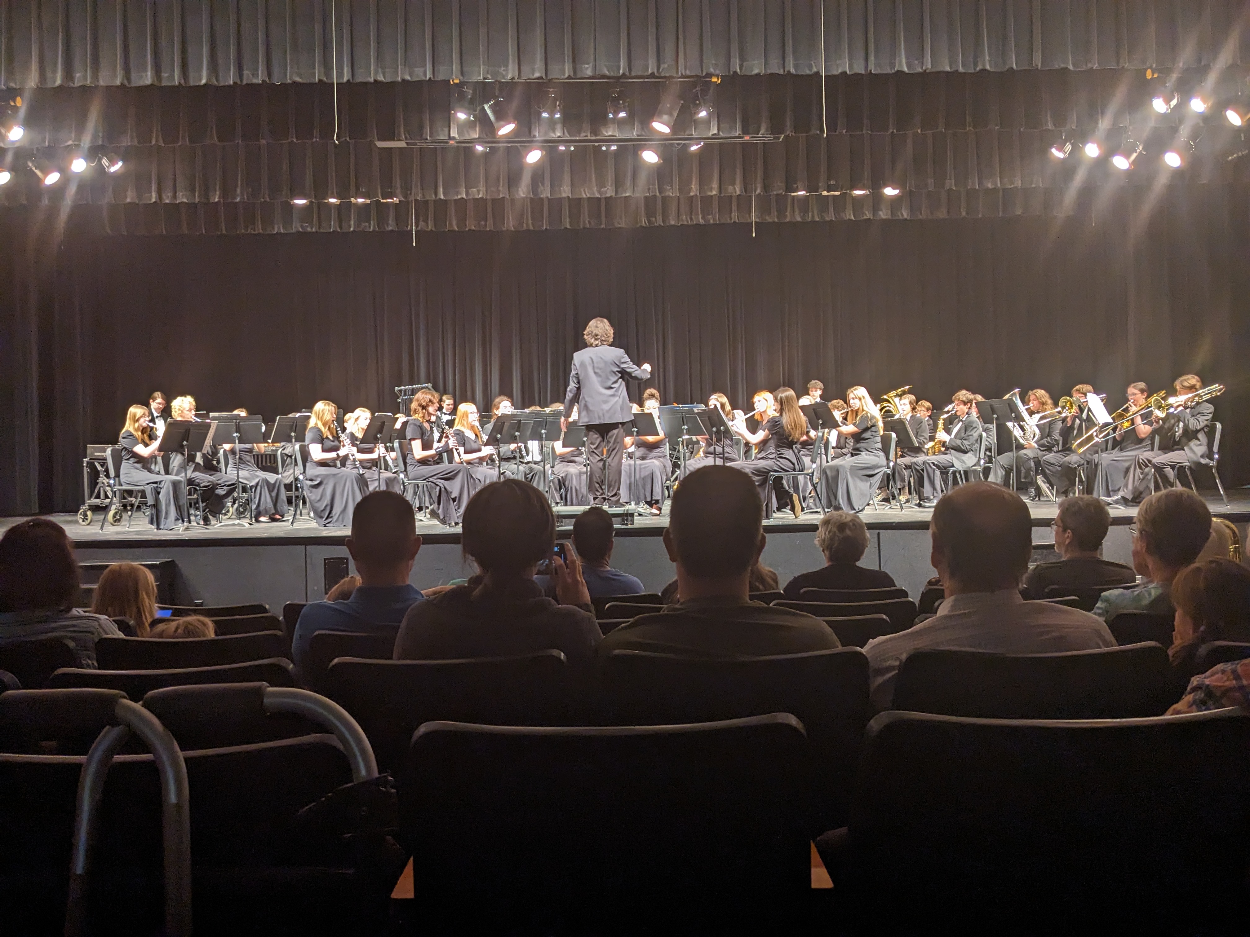 PXL 20230509 004233747