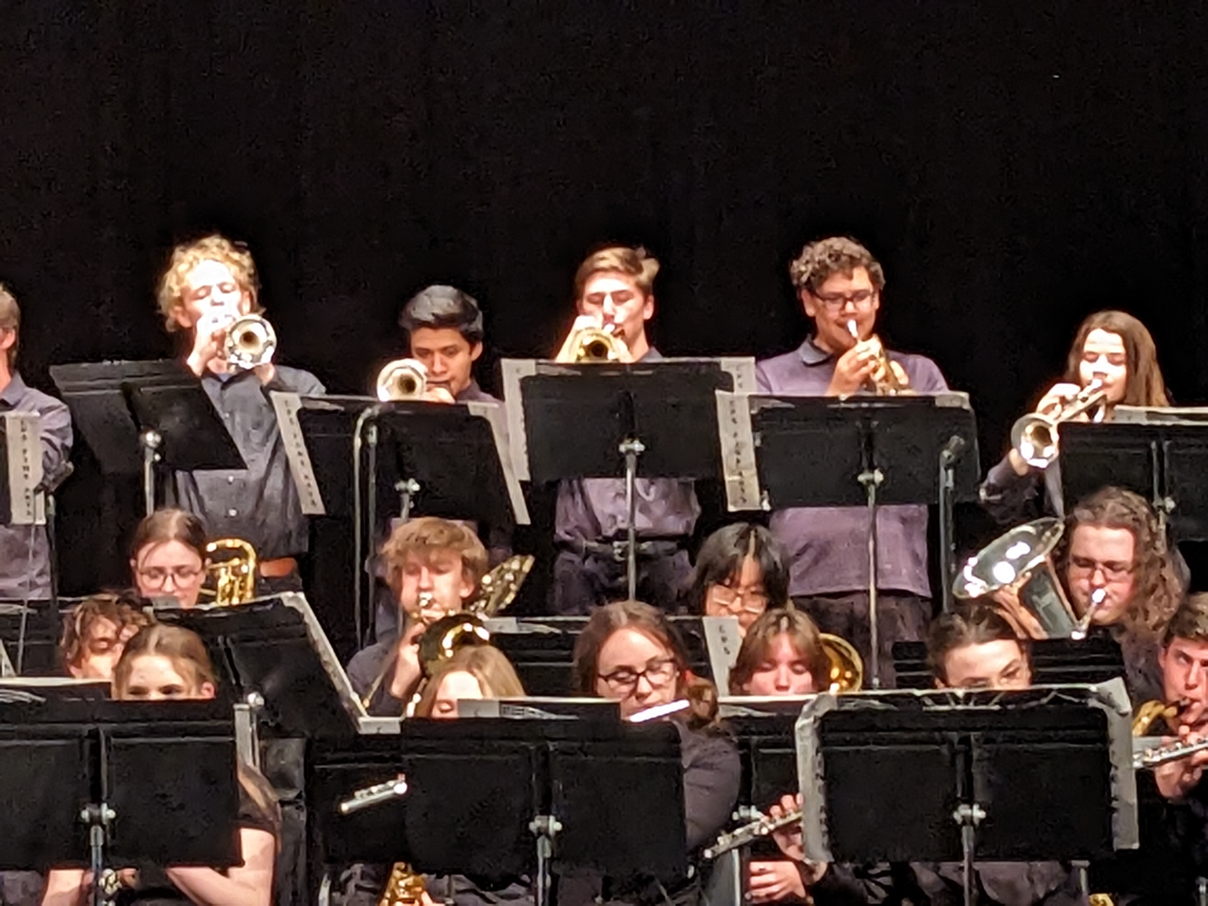 PXL 20230419 232657681