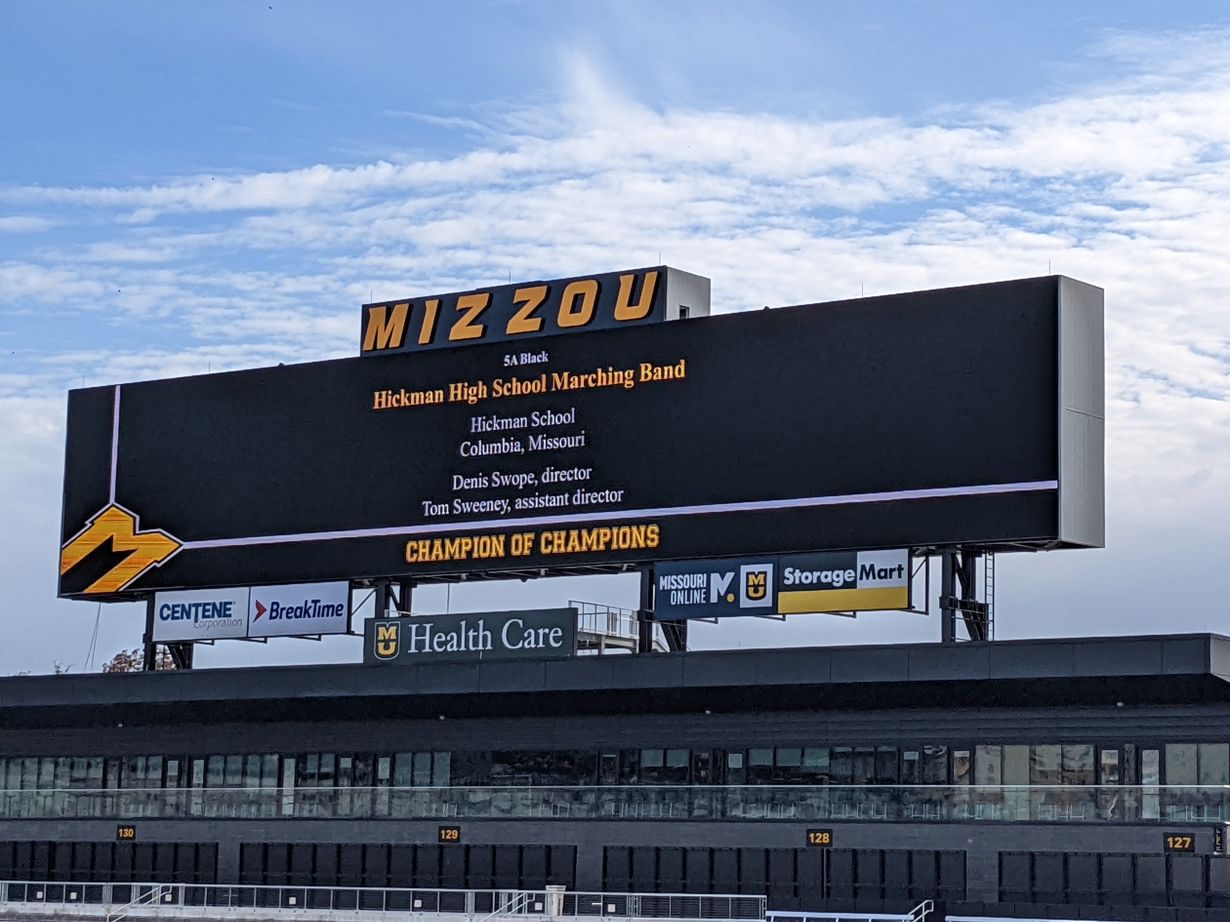 PXL 20221015 204704495